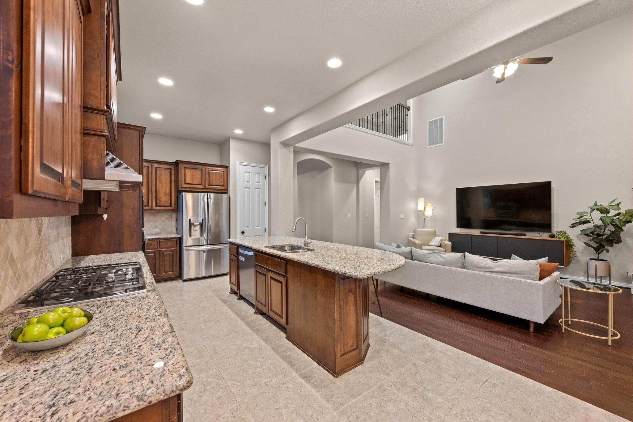 5400 Coral Bean Cv, Spicewood, TX 78669