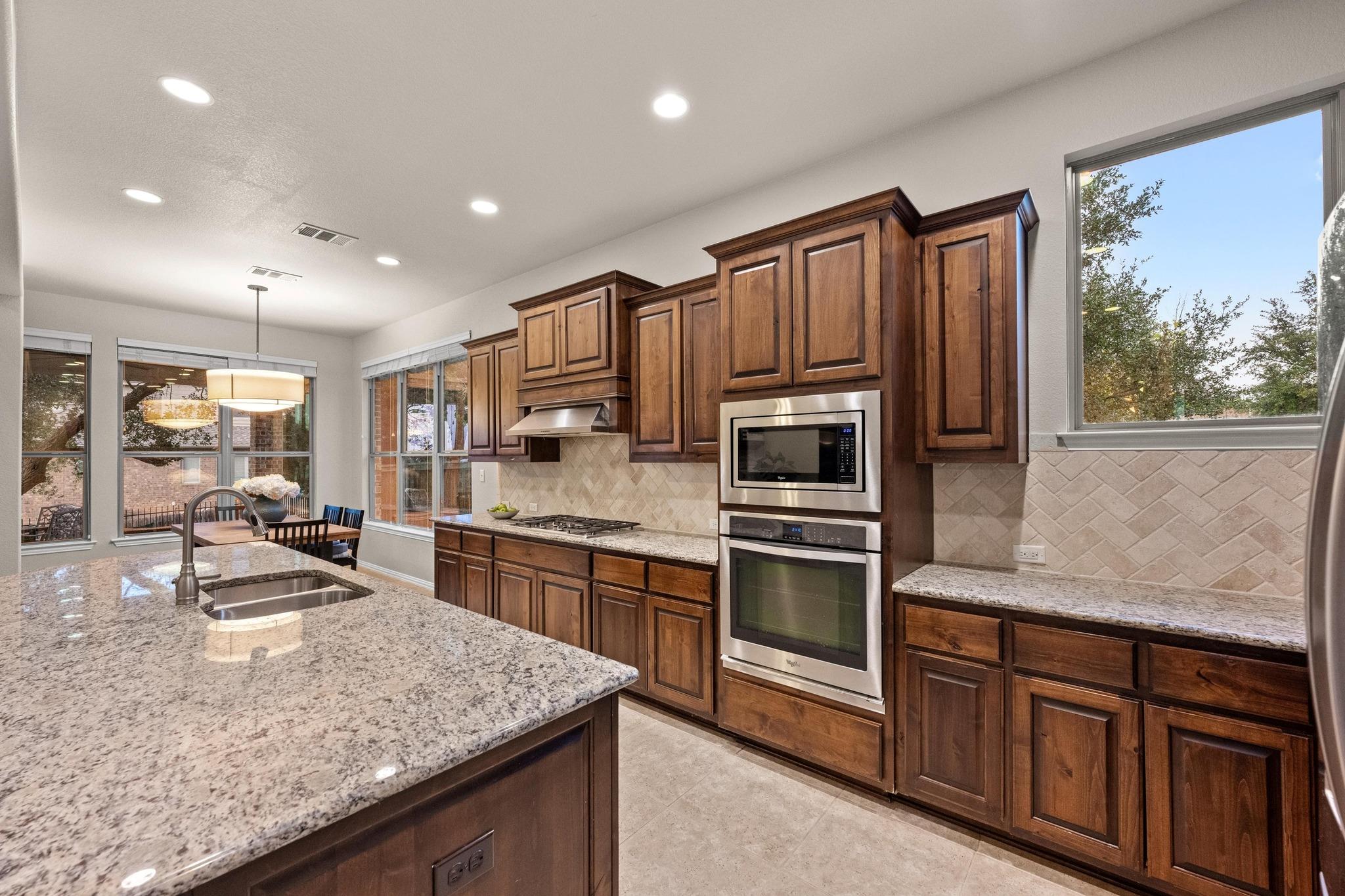 5400 Coral Bean Cv, Spicewood, TX 78669