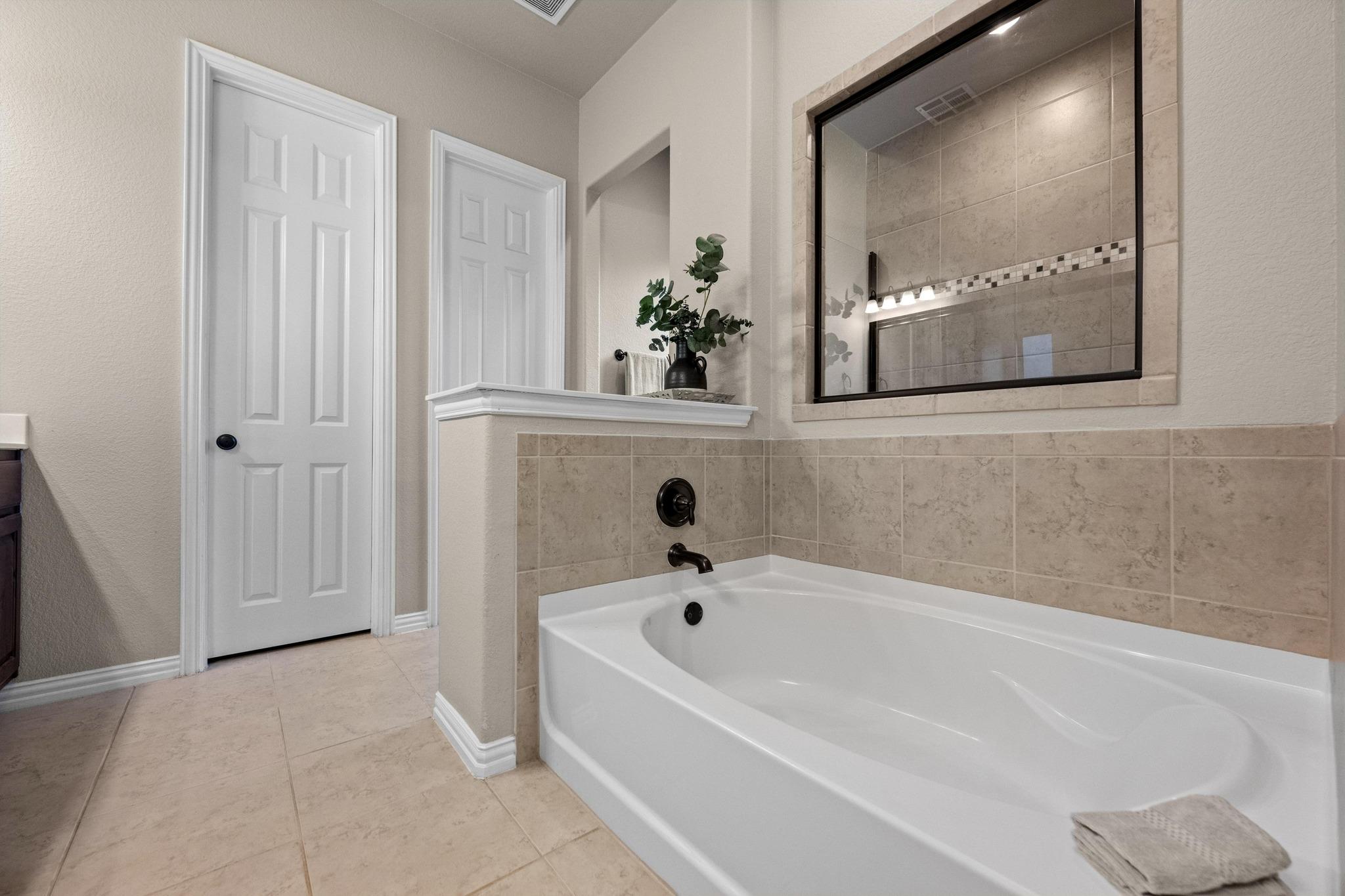 5400 Coral Bean Cv, Spicewood, TX 78669