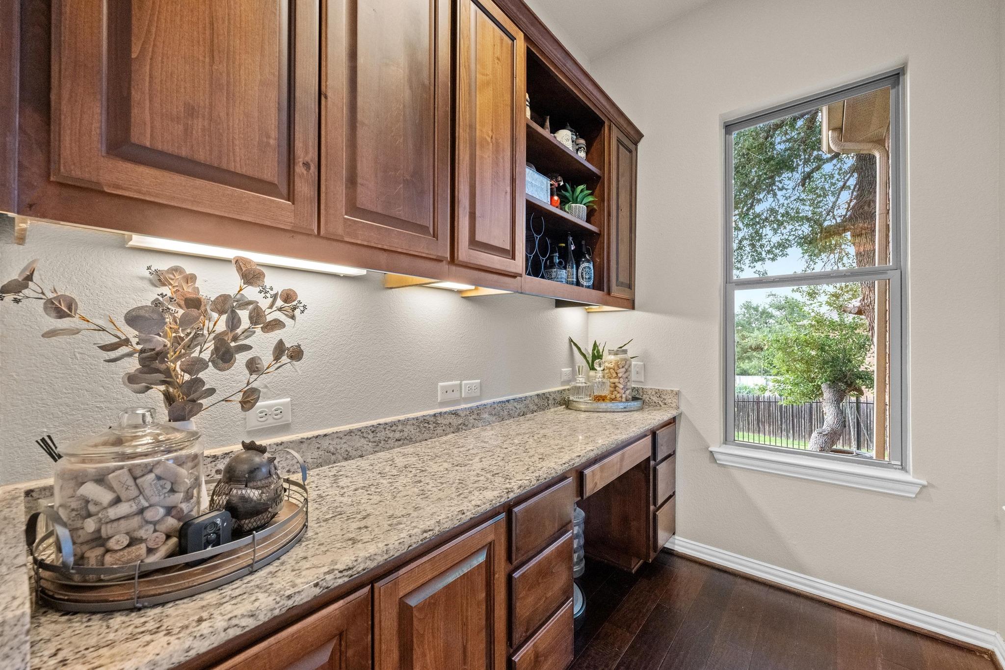 5400 Coral Bean Cv, Spicewood, TX 78669