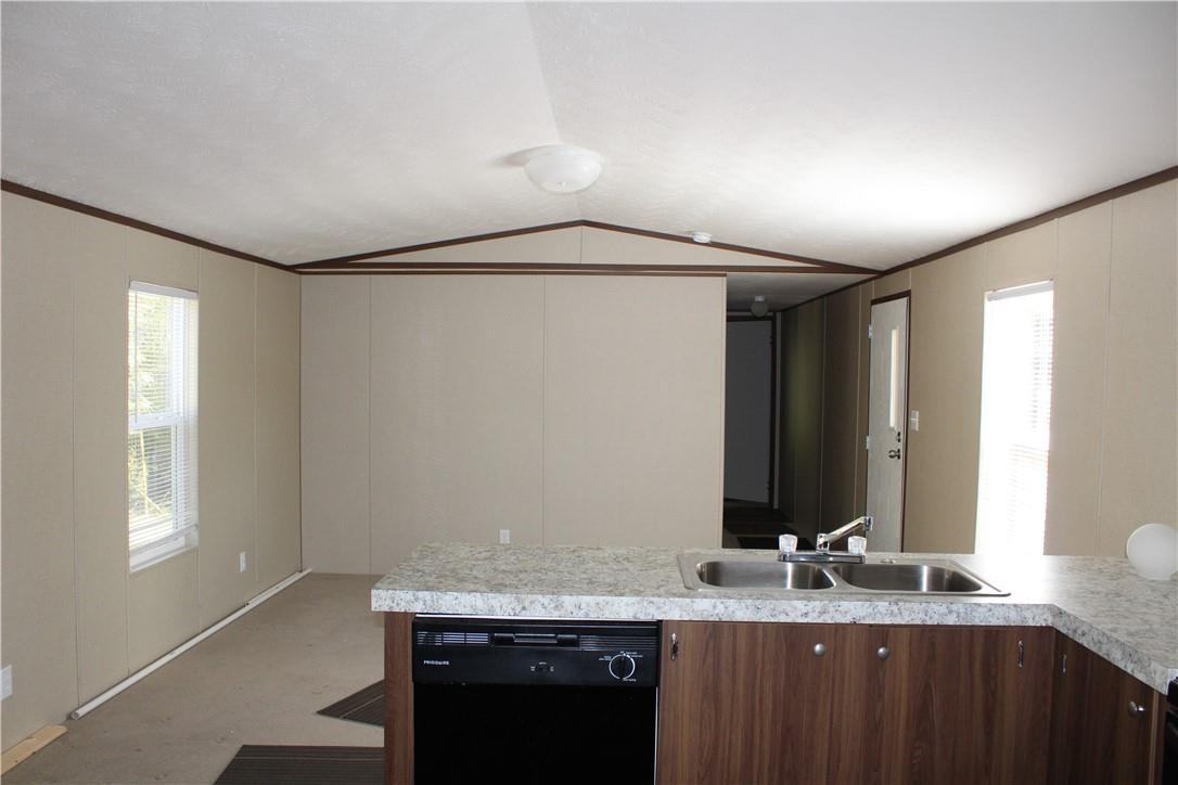 119 Royal St, Taylor, TX 76574