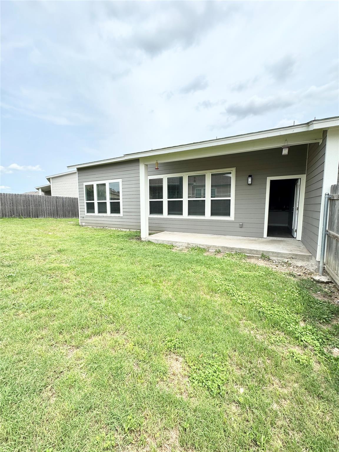 108 Everett Ct # B, Jarrell, TX 76537