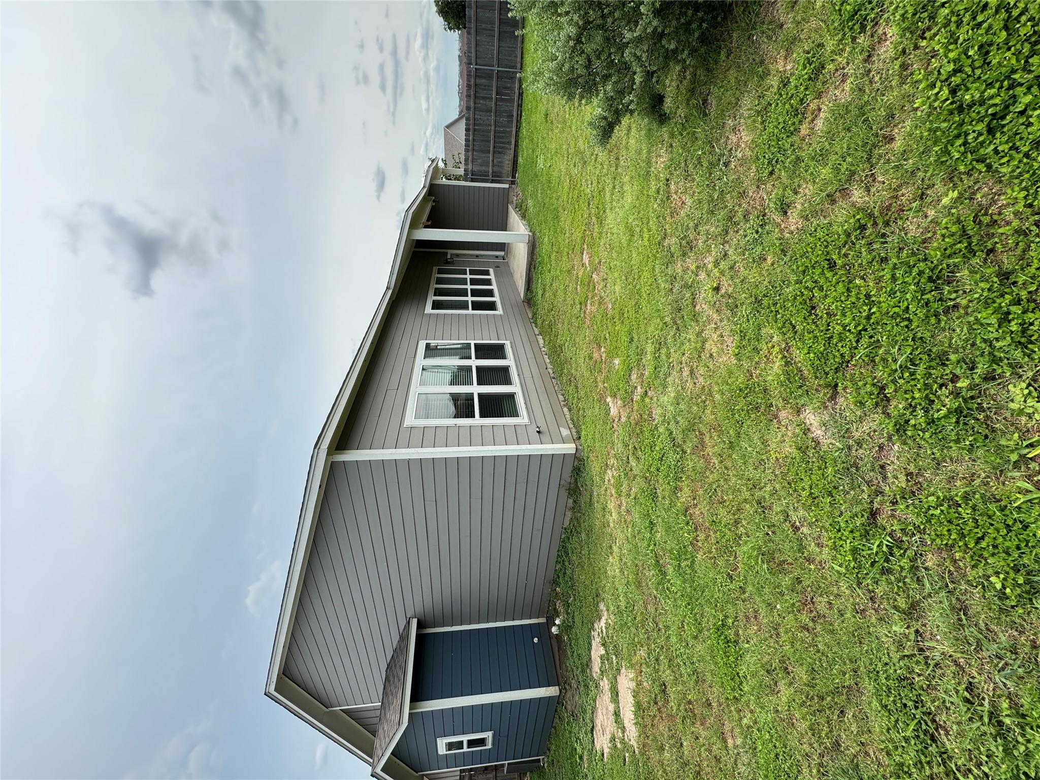 108 Everett Ct # B, Jarrell, TX 76537
