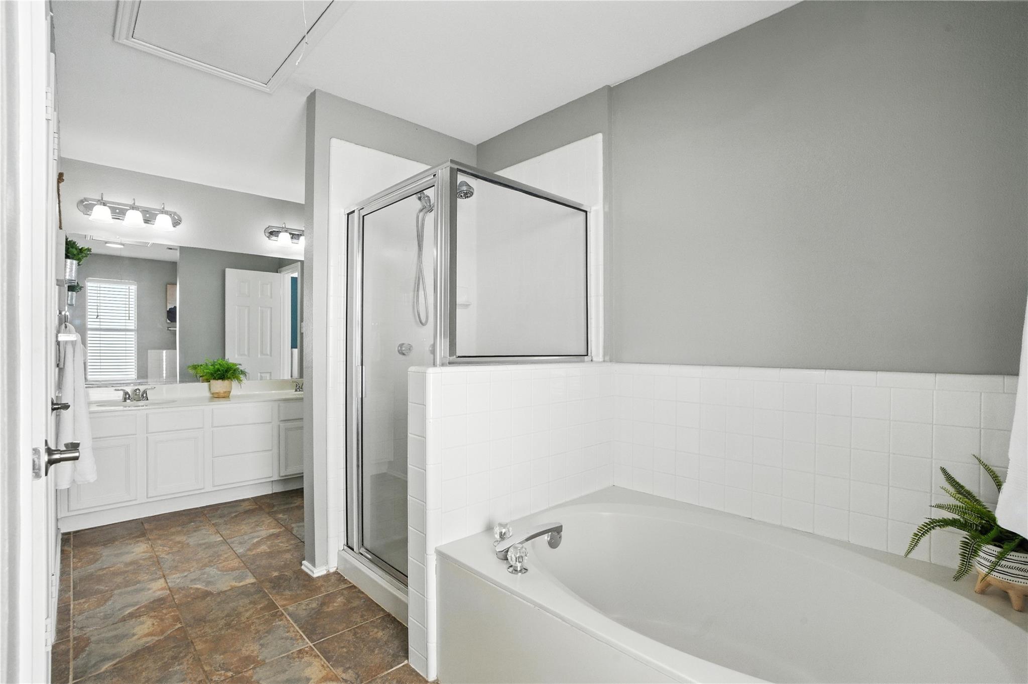 12007 Sky West Dr, Austin, TX 78758