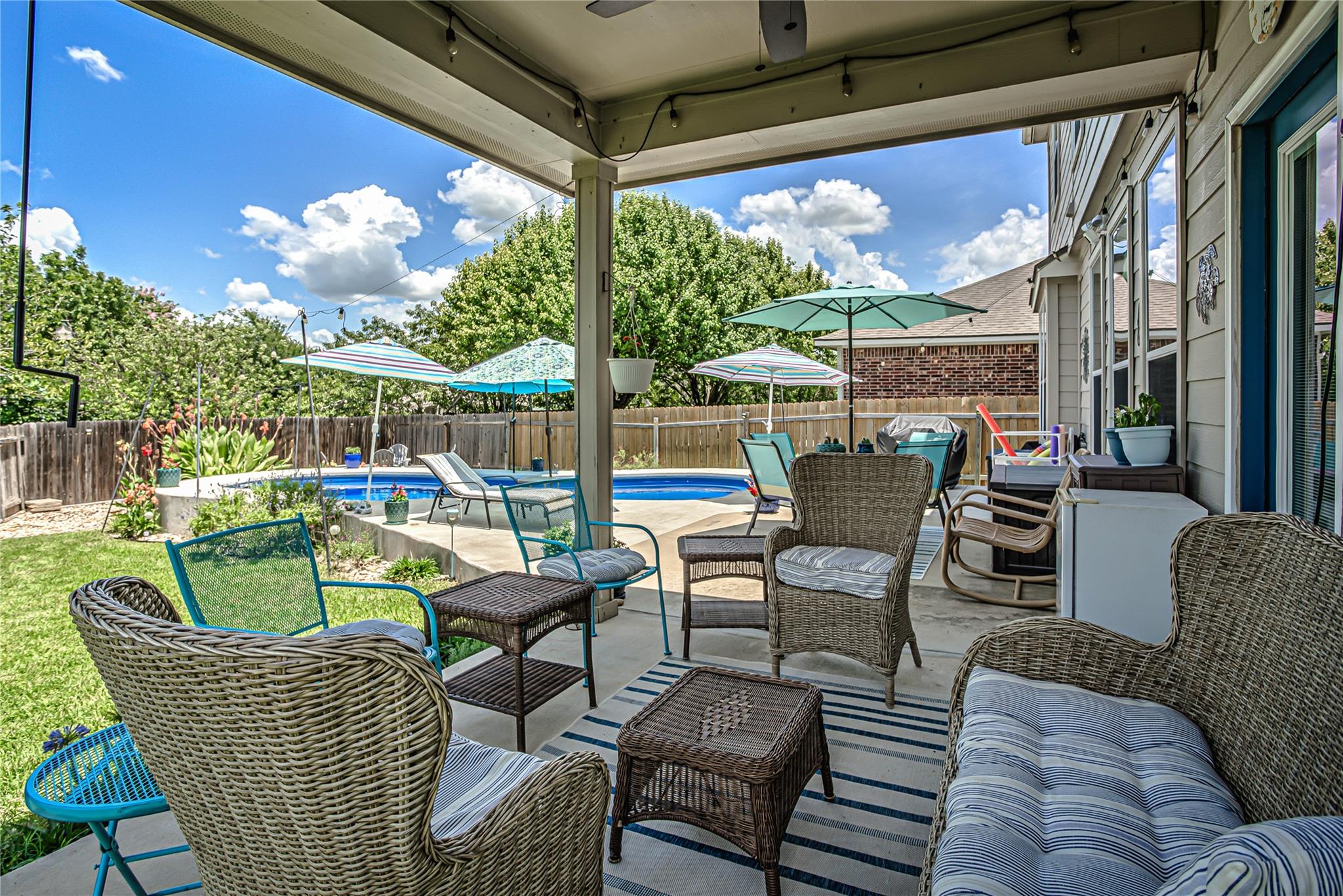 2712 Kickapoo Cavern Dr, Pflugerville, TX 78660