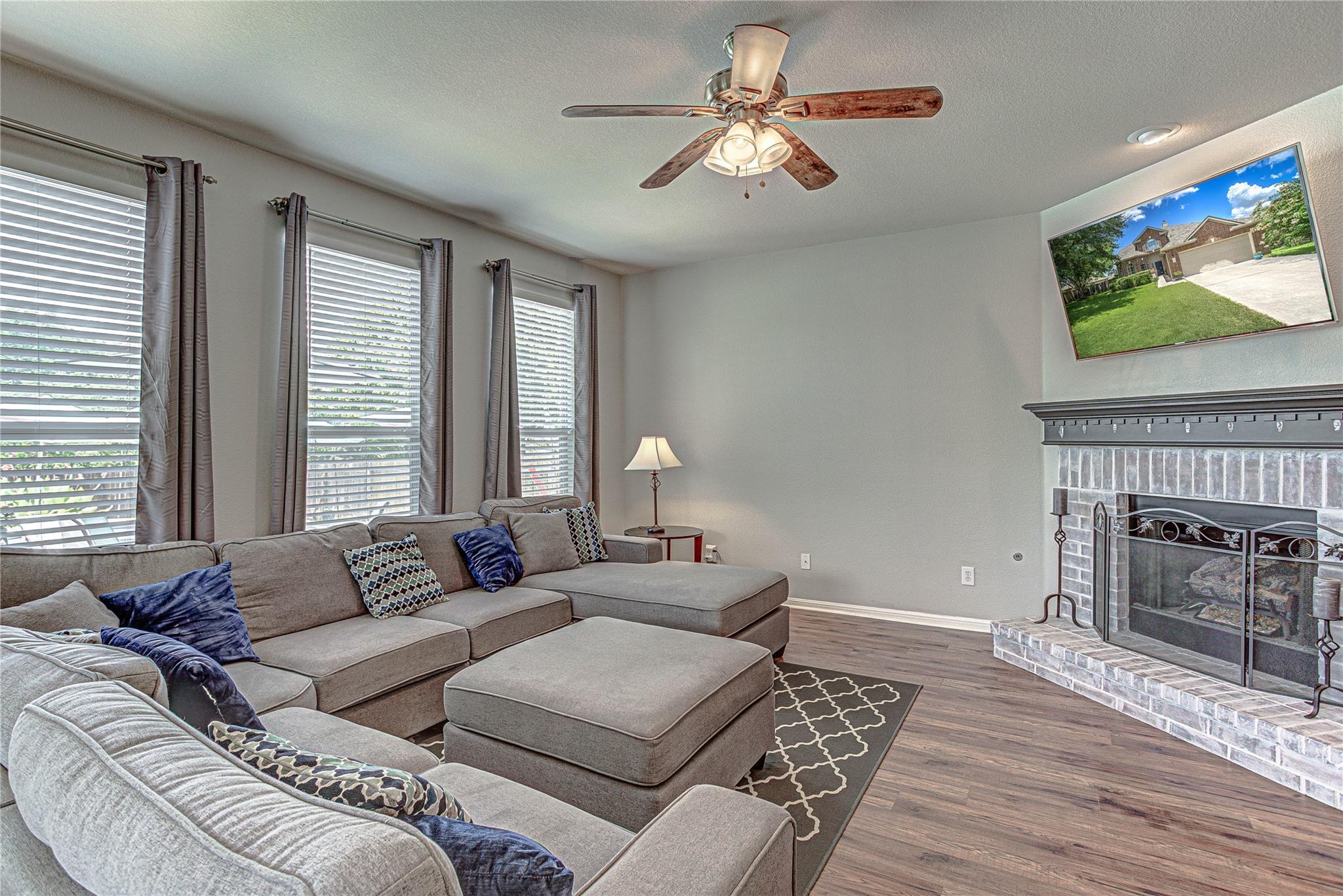 2712 Kickapoo Cavern Dr, Pflugerville, TX 78660