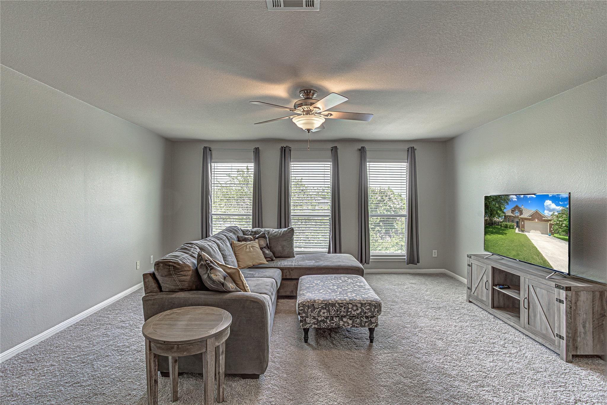2712 Kickapoo Cavern Dr, Pflugerville, TX 78660