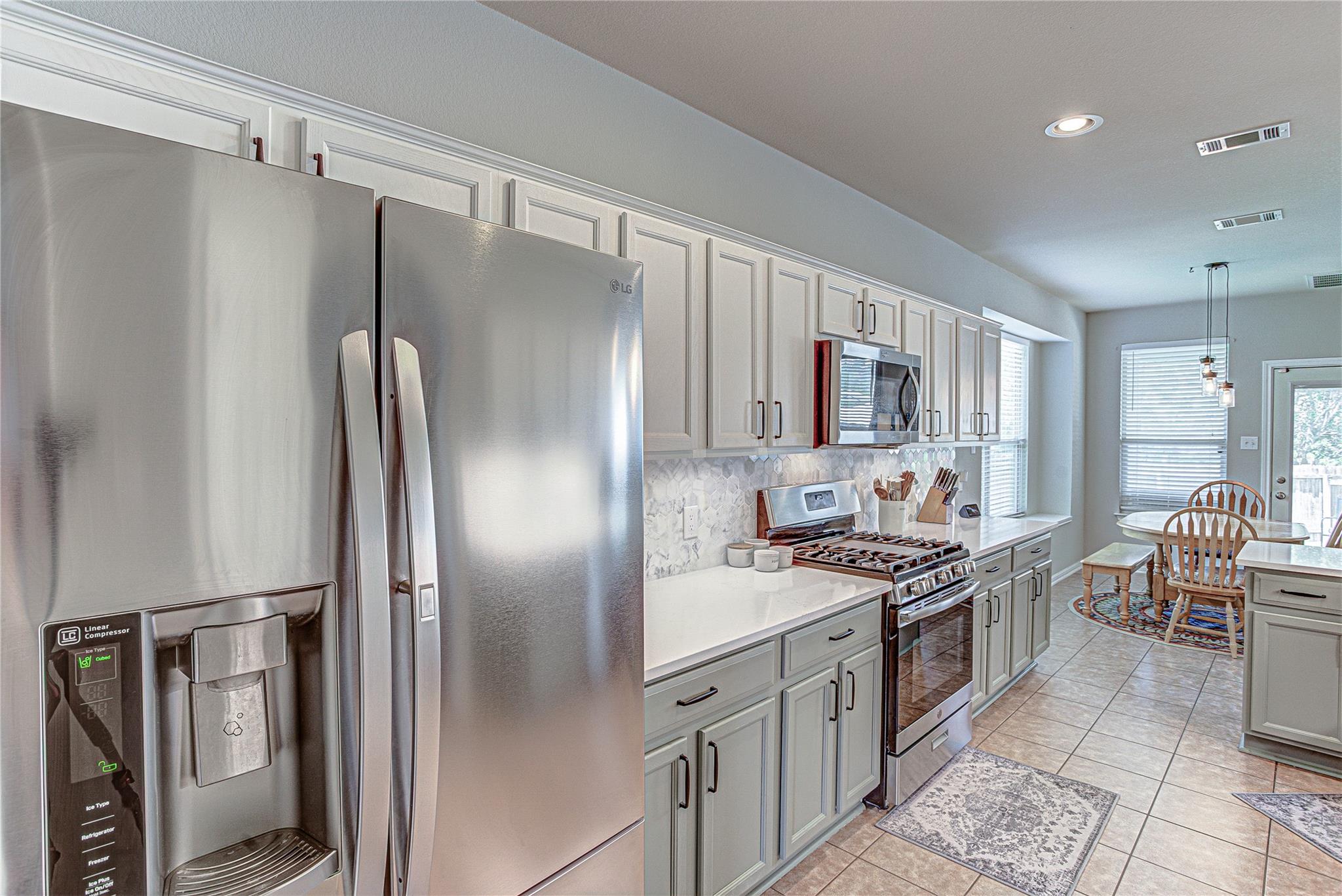 2712 Kickapoo Cavern Dr, Pflugerville, TX 78660