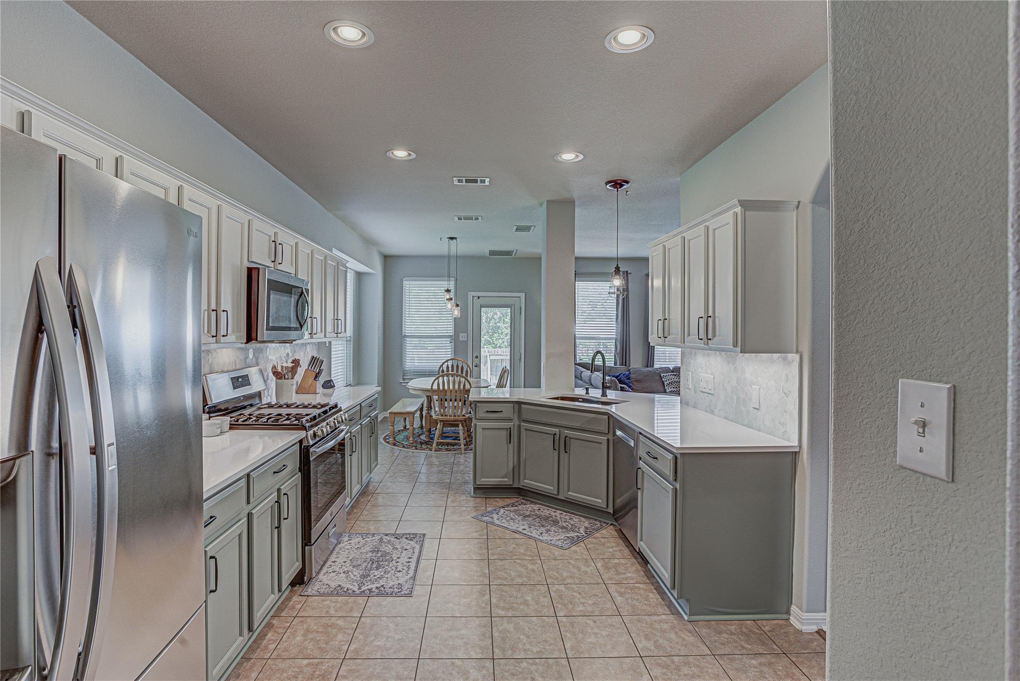 2712 Kickapoo Cavern Dr, Pflugerville, TX 78660