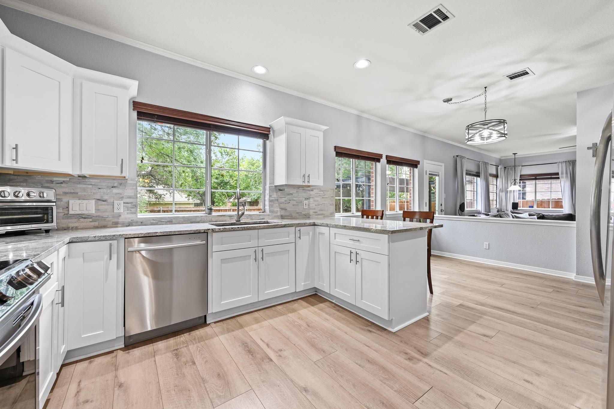 7901 Henry Kinney Row, Austin, TX 78749