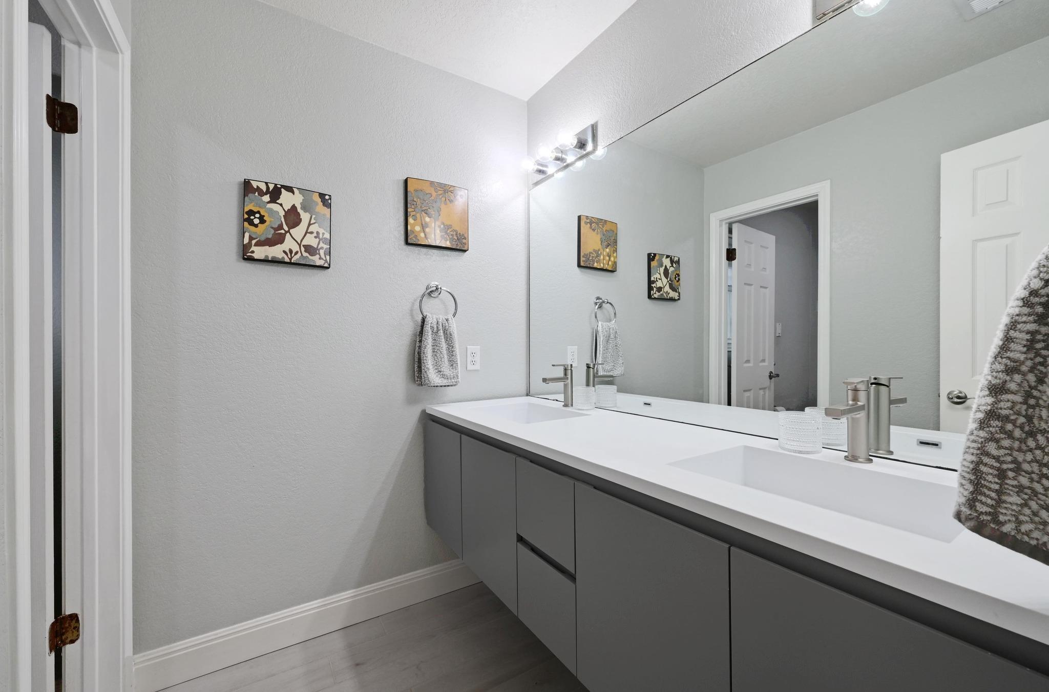 7901 Henry Kinney Row, Austin, TX 78749