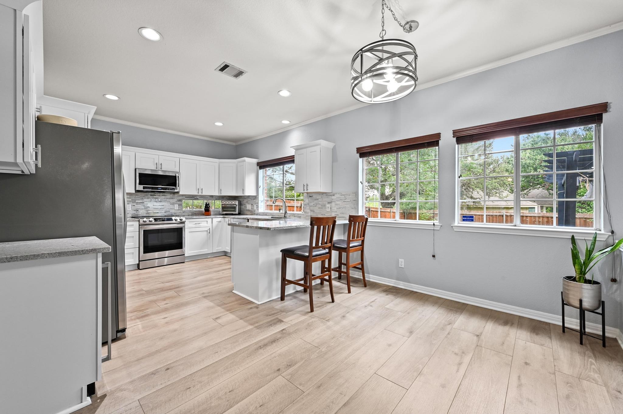 7901 Henry Kinney Row, Austin, TX 78749
