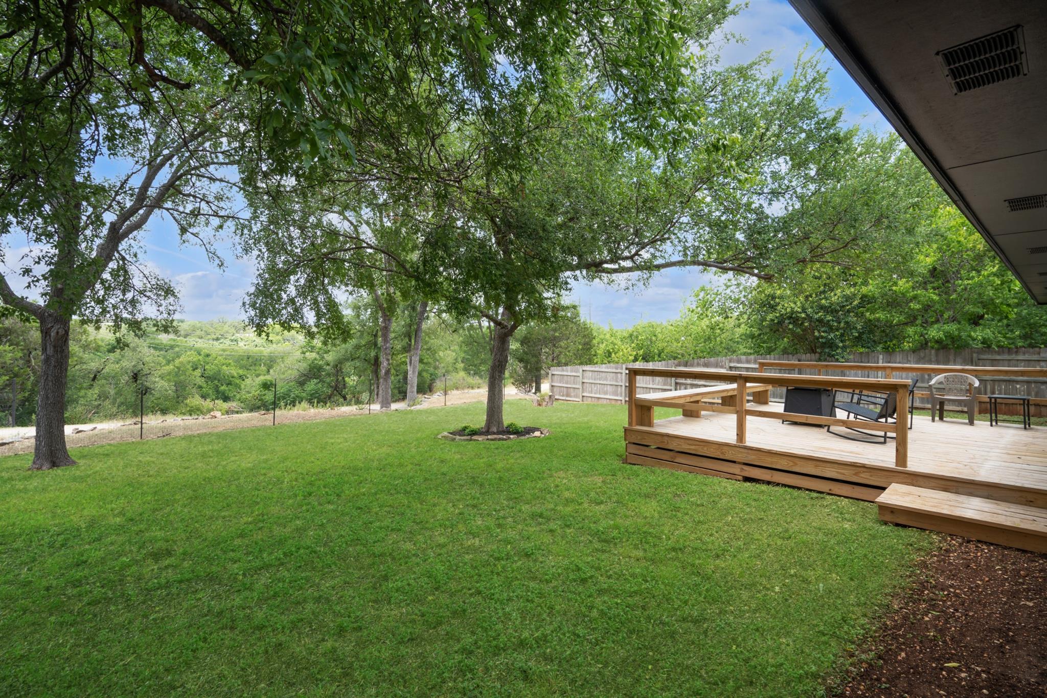 1004 Scenic Dr, Georgetown, TX 78626