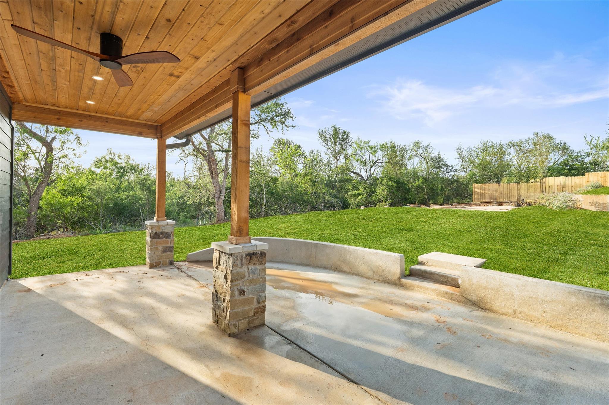 280 Bali Hai Ln, Bastrop, TX 78602