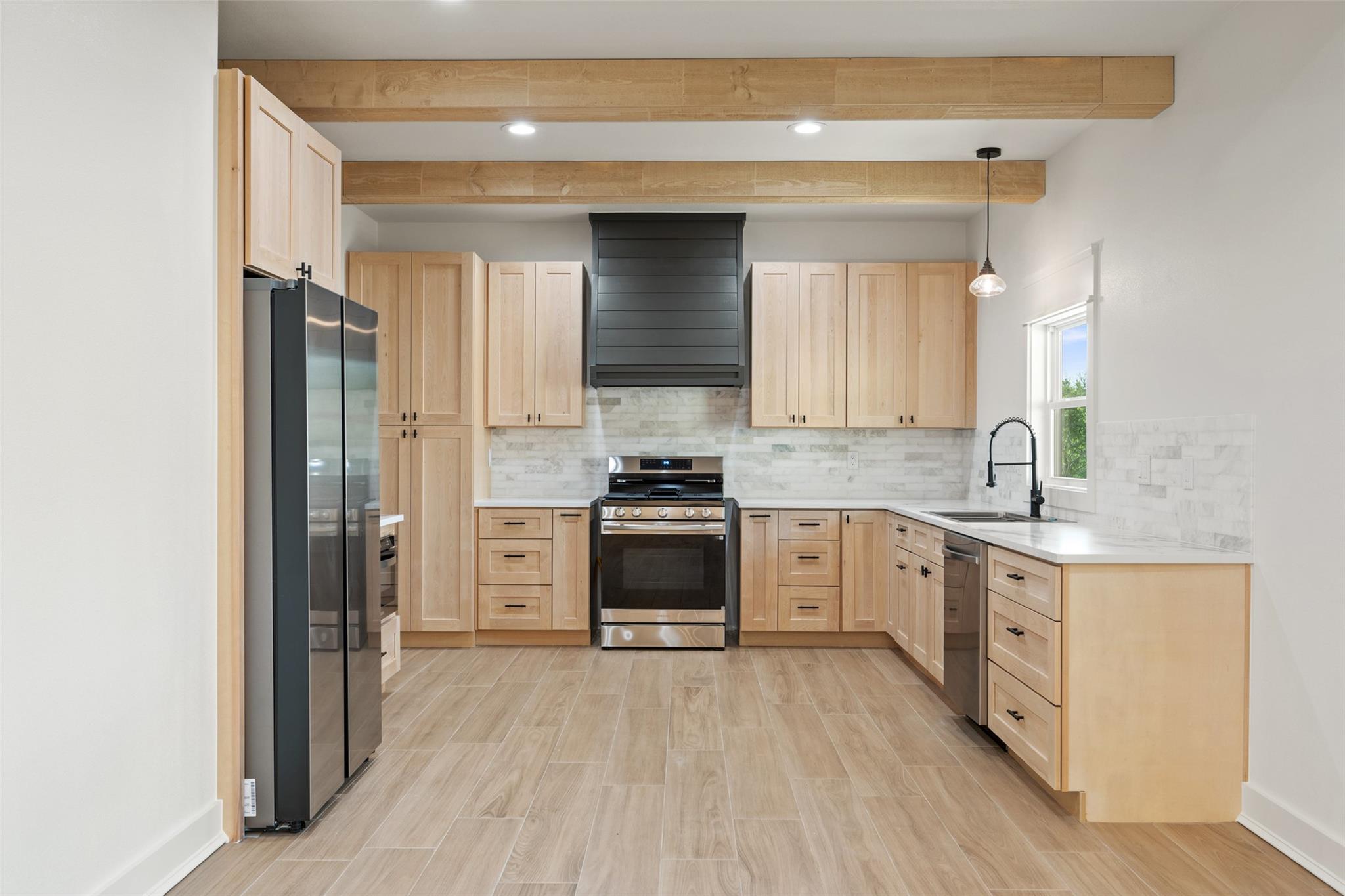 280 Bali Hai Ln, Bastrop, TX 78602