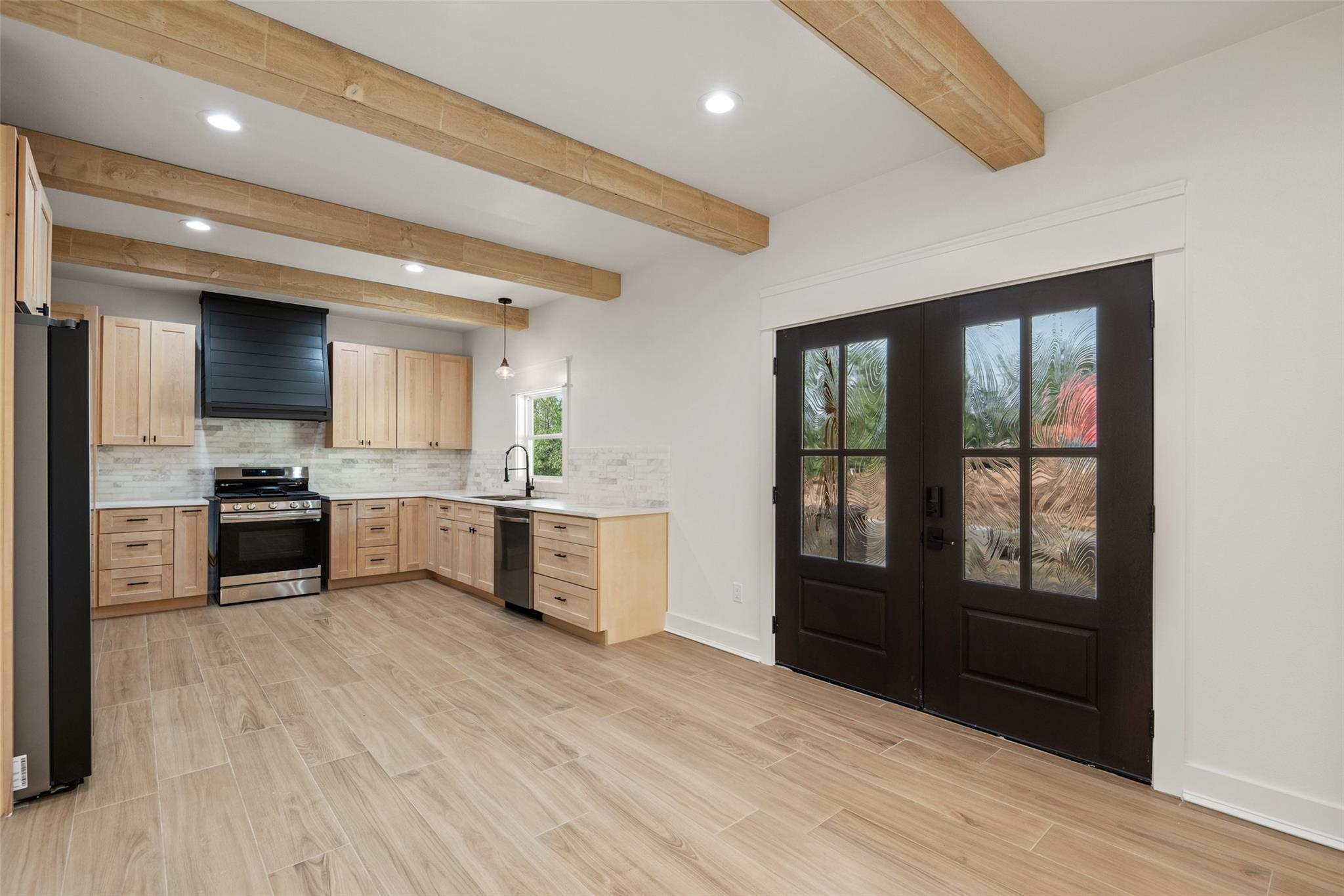 280 Bali Hai Ln, Bastrop, TX 78602