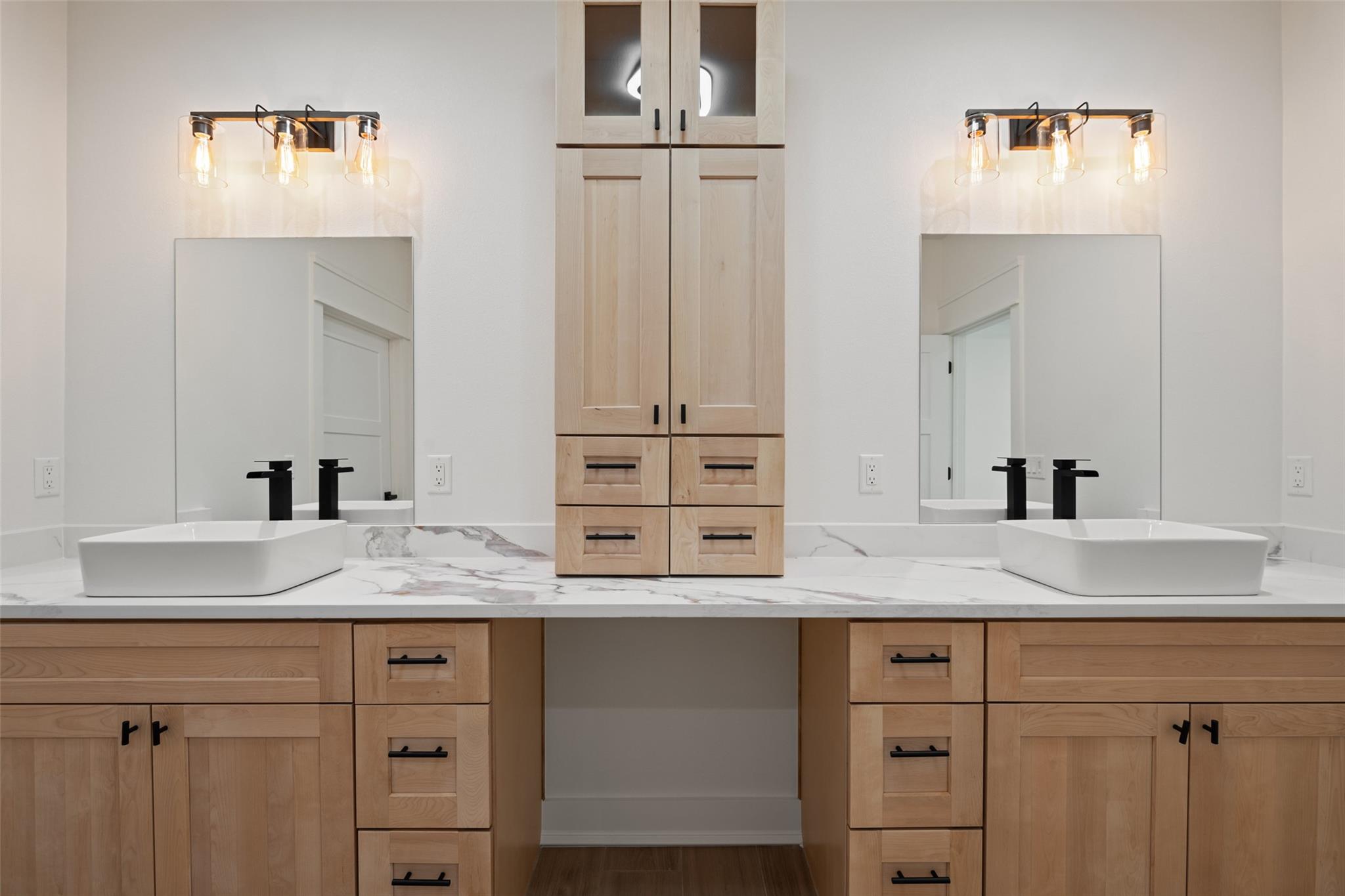 280 Bali Hai Ln, Bastrop, TX 78602