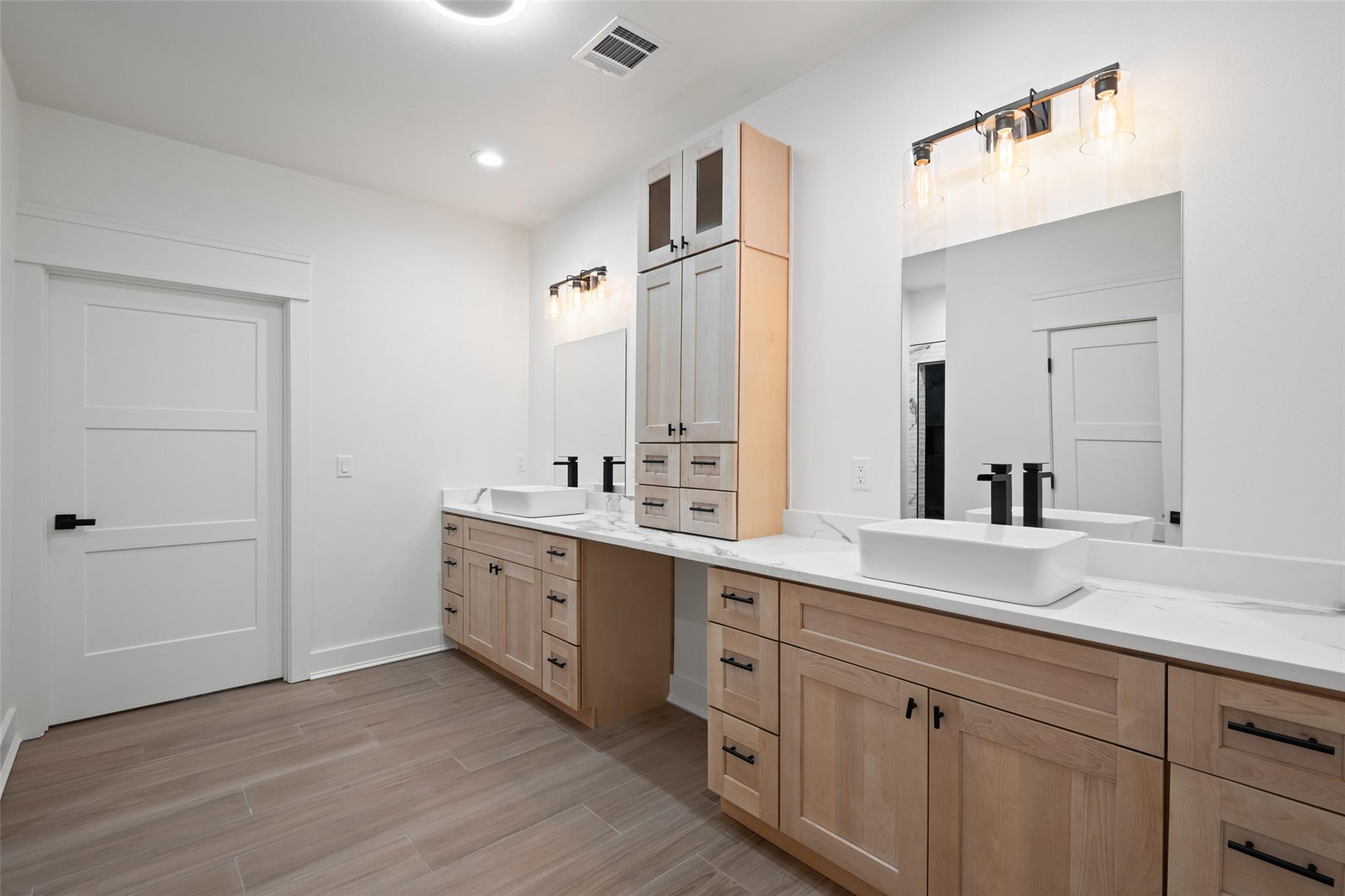 280 Bali Hai Ln, Bastrop, TX 78602