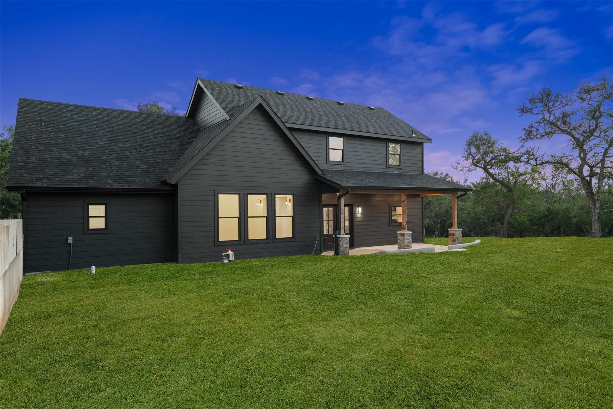 280 Bali Hai Ln, Bastrop, TX 78602