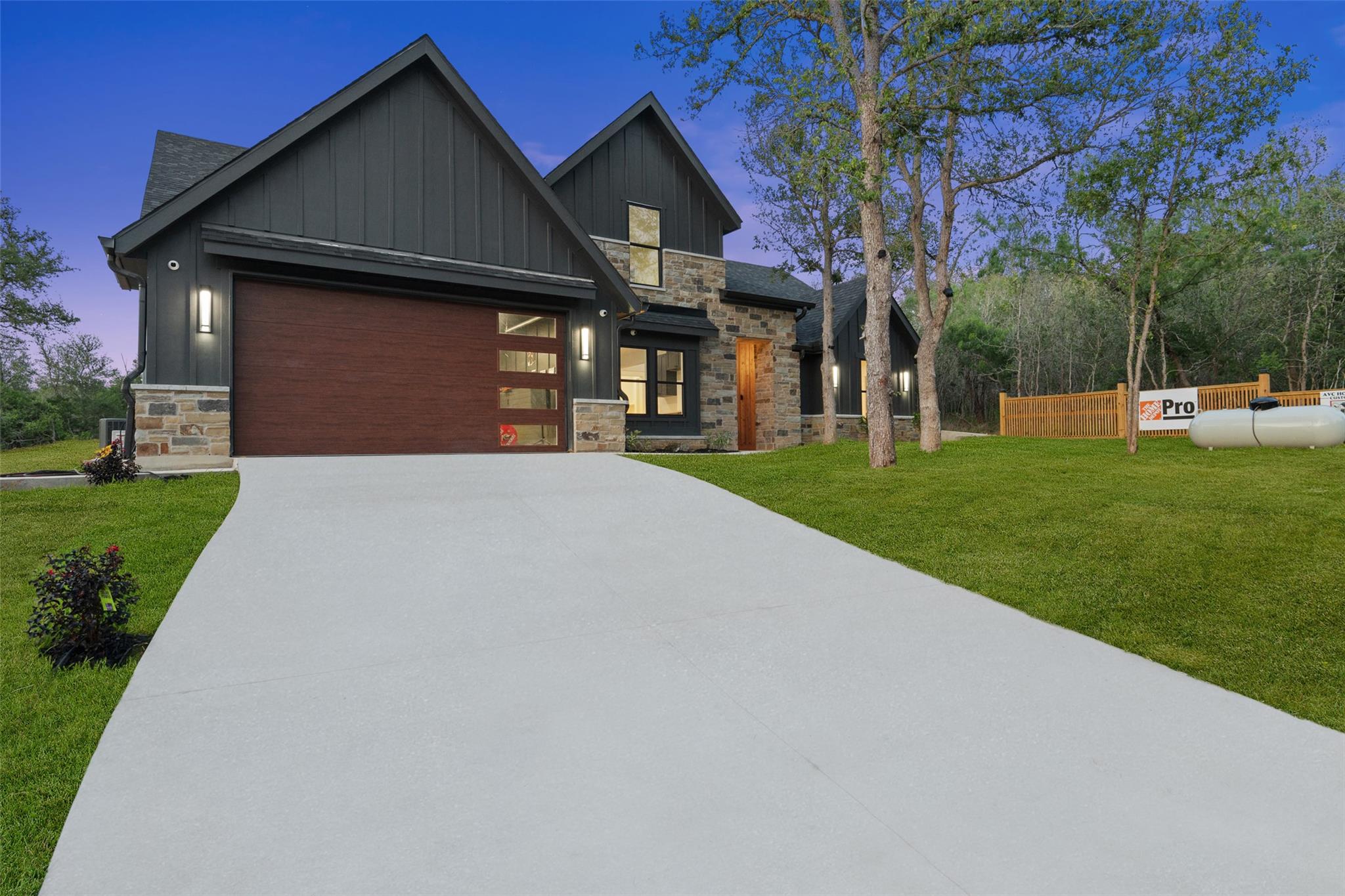 280 Bali Hai Ln, Bastrop, TX 78602