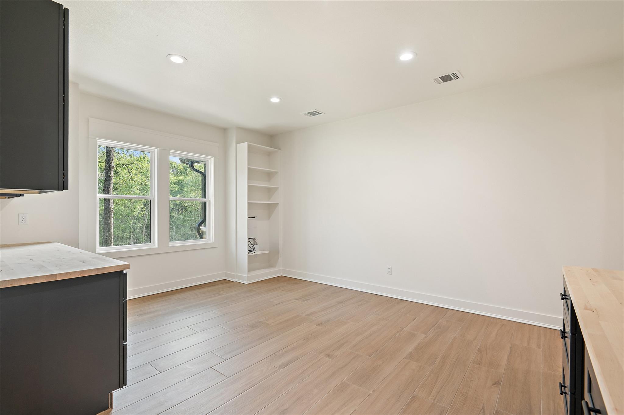 280 Bali Hai Ln, Bastrop, TX 78602