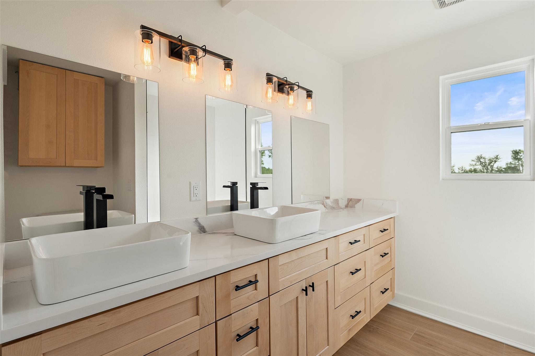 280 Bali Hai Ln, Bastrop, TX 78602