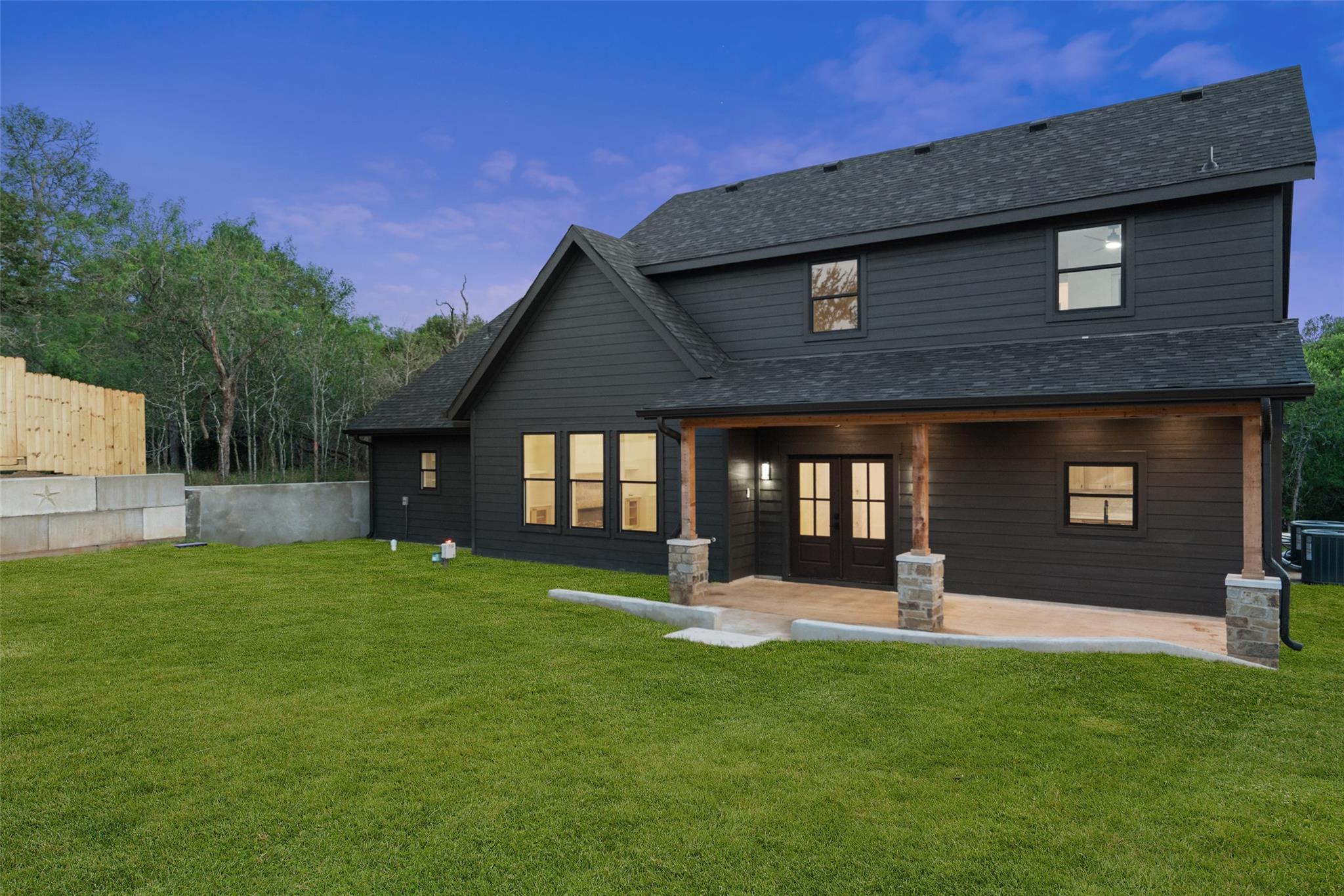 280 Bali Hai Ln, Bastrop, TX 78602
