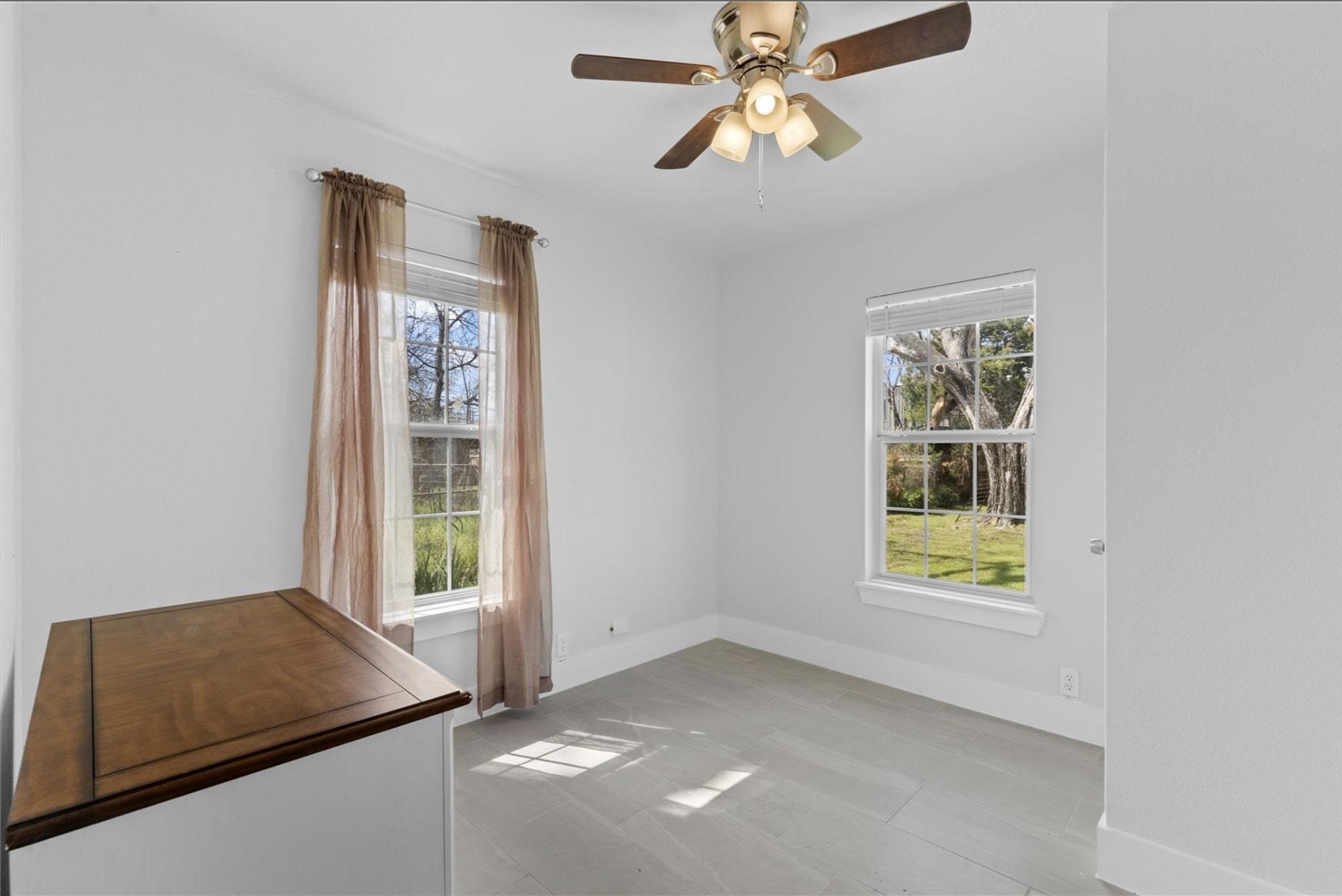 1104 Perry Rd, Austin, TX 78721