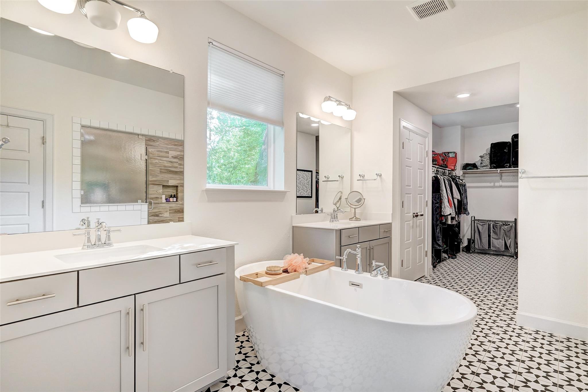 1125 Saucedo St # 1, Austin, TX 78721
