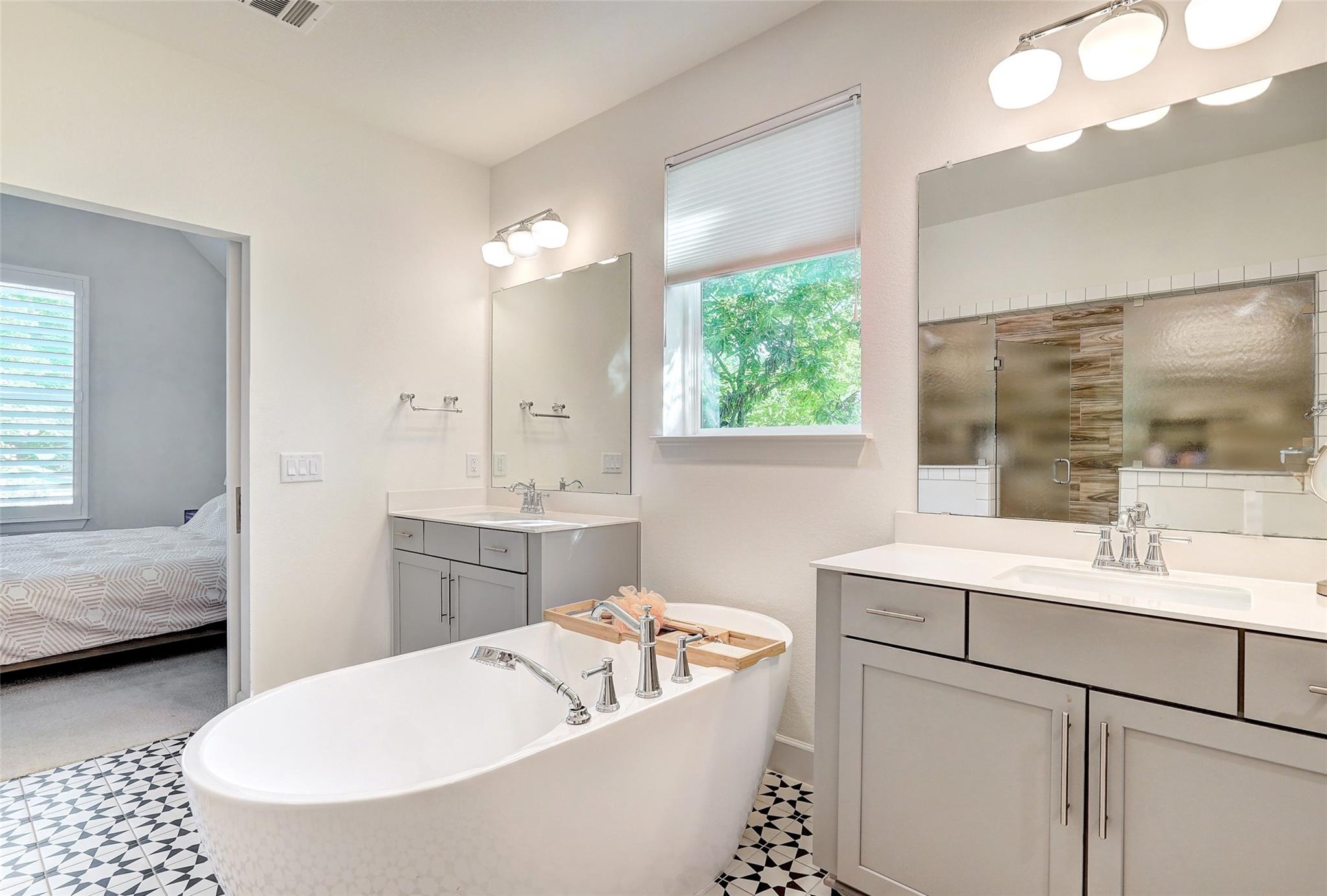 1125 Saucedo St # 1, Austin, TX 78721