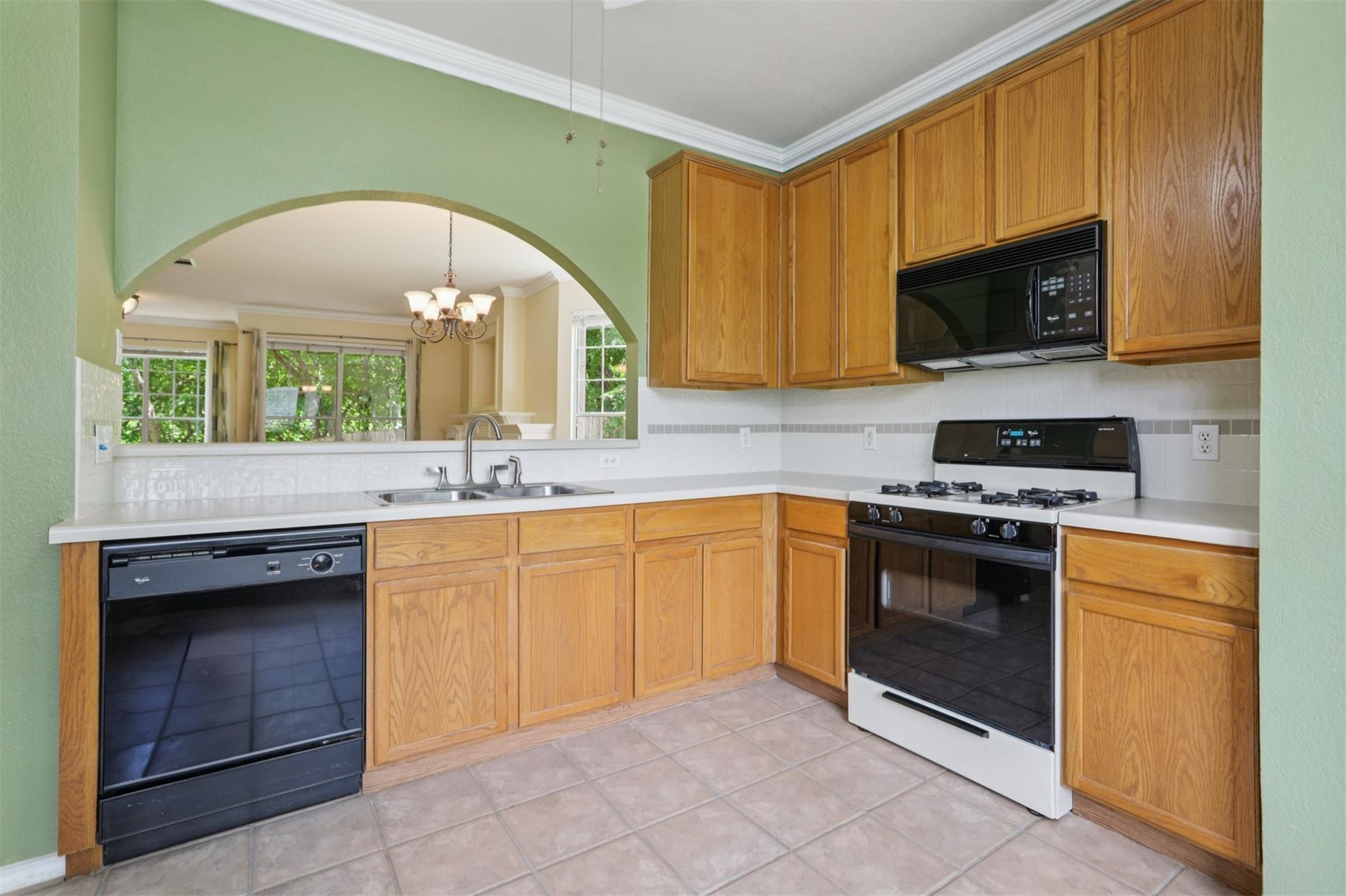 12401 Los Indios Trl # 5, Austin, TX 78729