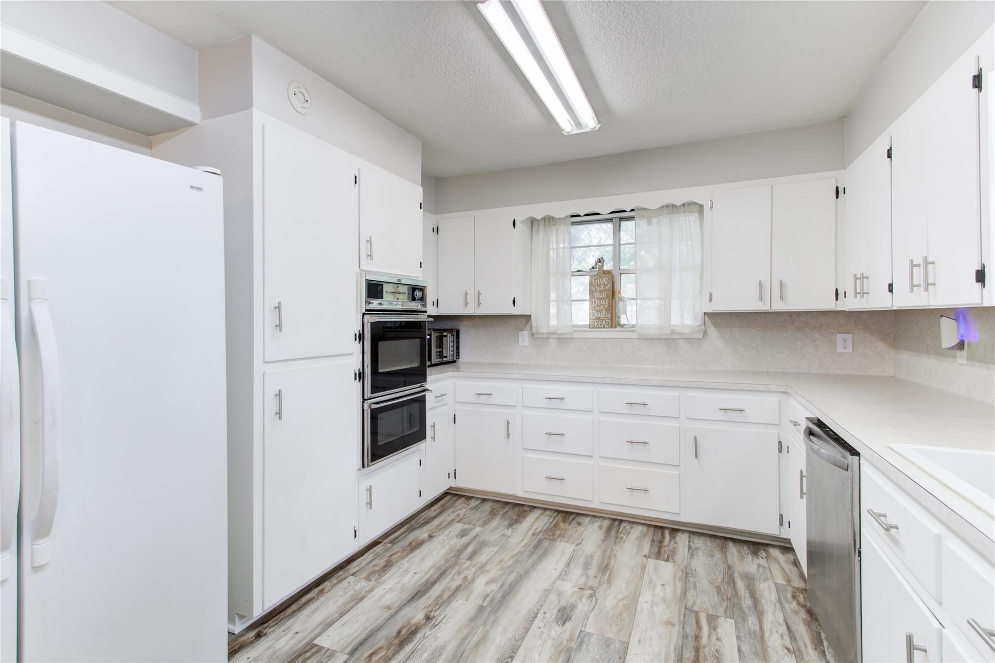400 N Brazos St, Granger, TX 76530