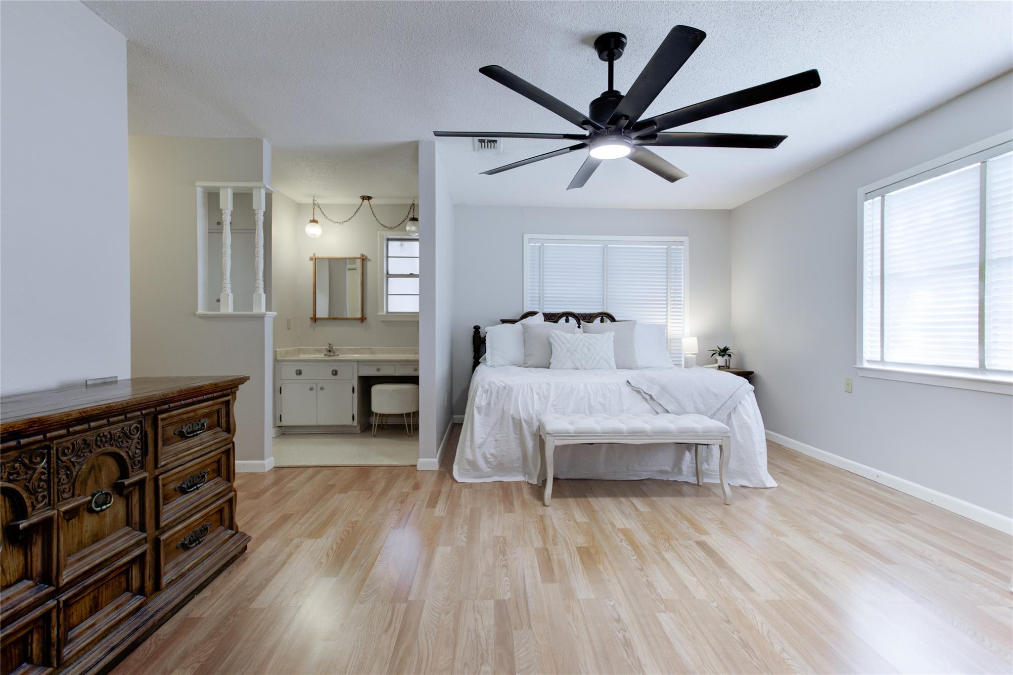 400 N Brazos St, Granger, TX 76530