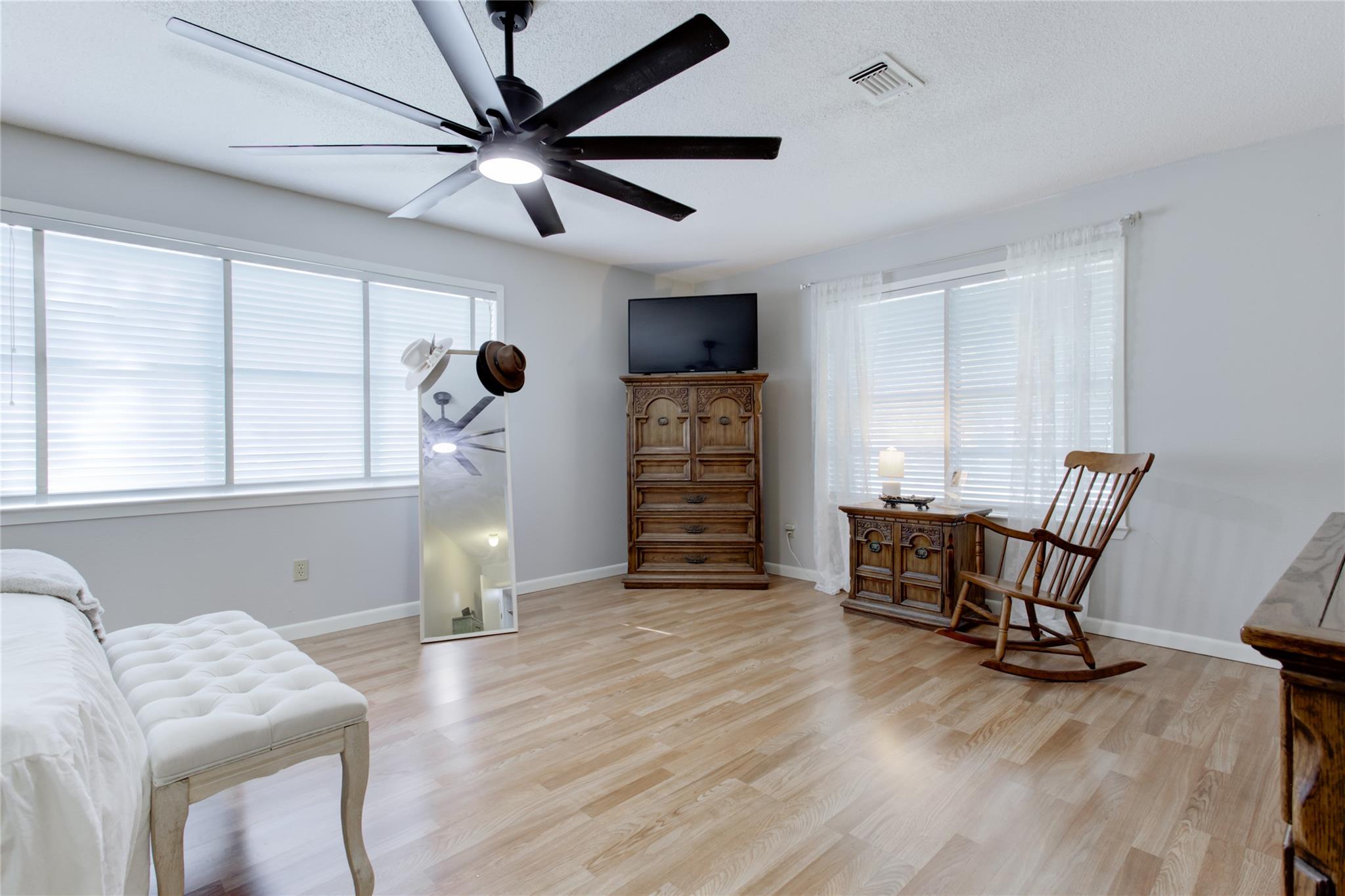 400 N Brazos St, Granger, TX 76530