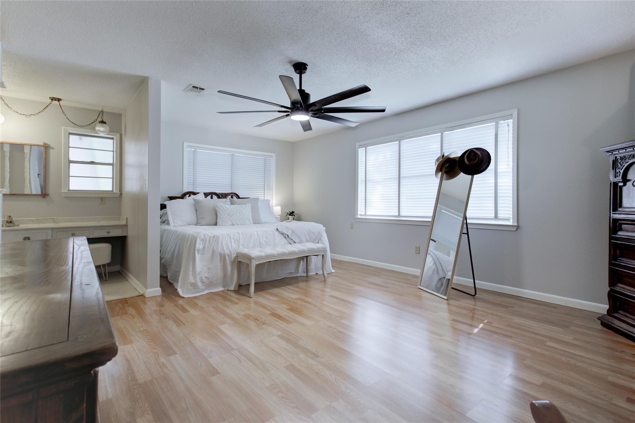 400 N Brazos St, Granger, TX 76530