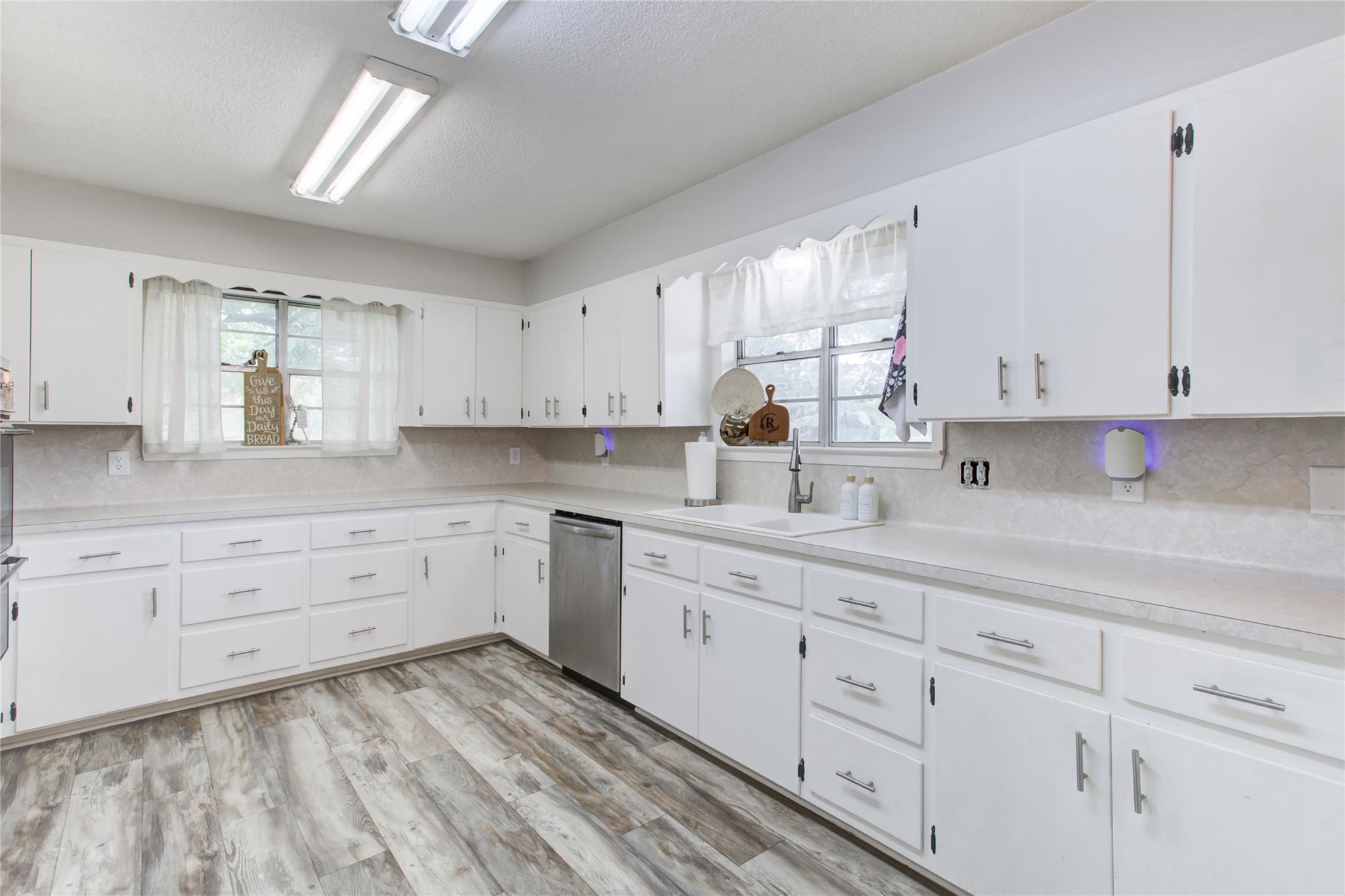 400 N Brazos St, Granger, TX 76530