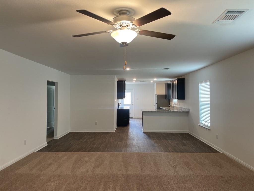 133 Fairfax Ln, Jarrell, TX 76537