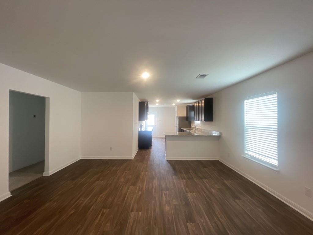 133 Fairfax Ln, Jarrell, TX 76537