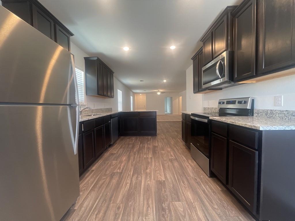133 Fairfax Ln, Jarrell, TX 76537