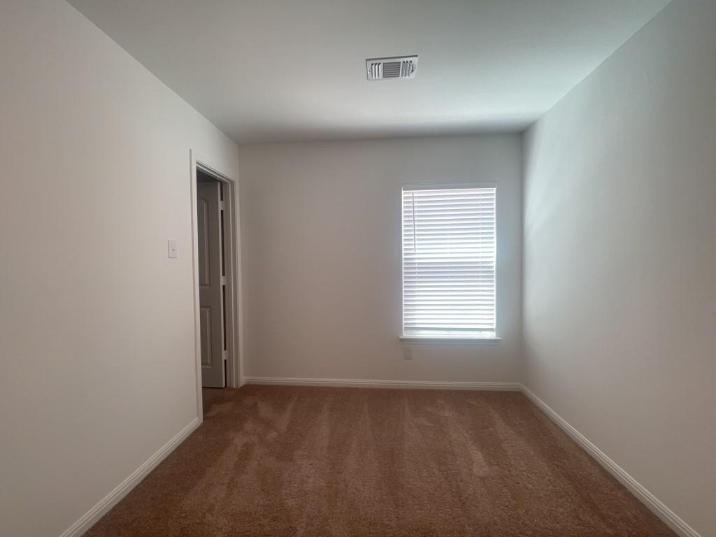 133 Fairfax Ln, Jarrell, TX 76537