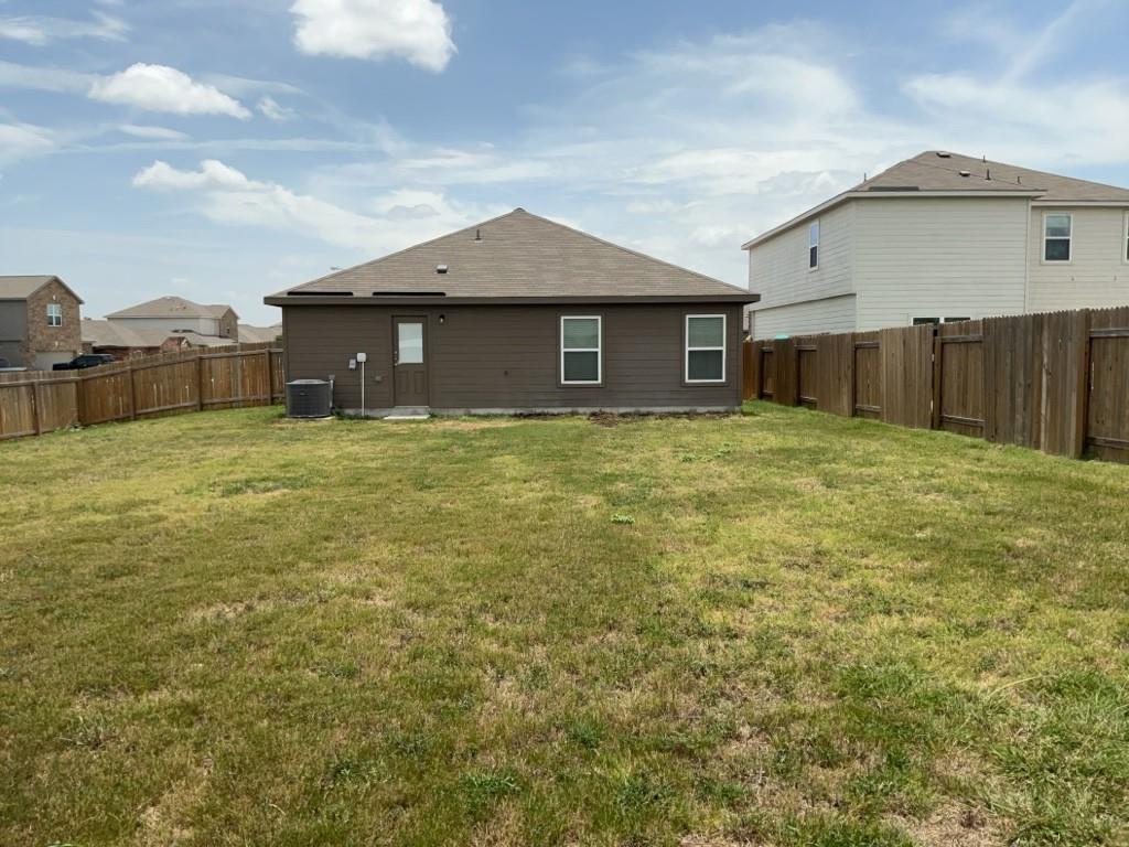 133 Fairfax Ln, Jarrell, TX 76537