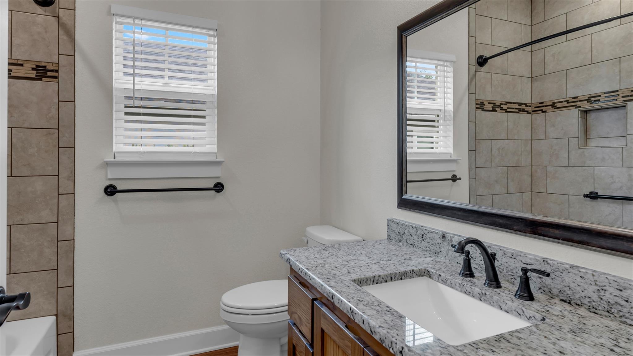 208 Rachel Loop, Burnet, TX 78611