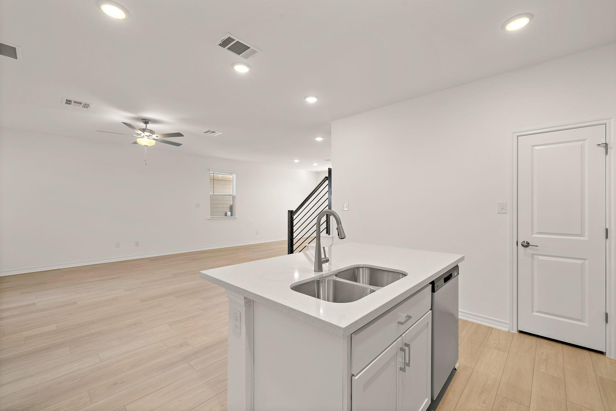 307 Flowers Ave, Hutto, TX 78634