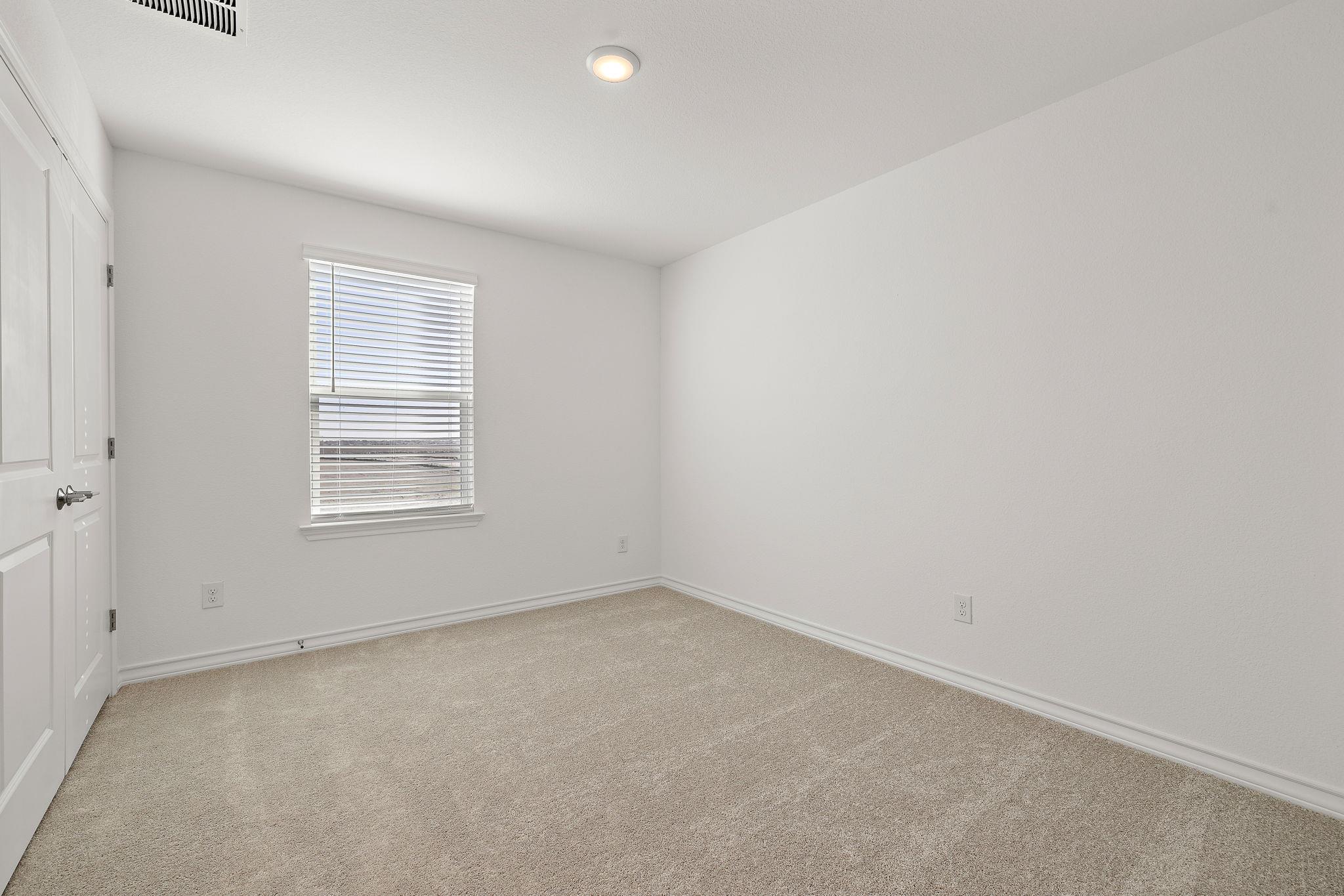 307 Flowers Ave, Hutto, TX 78634