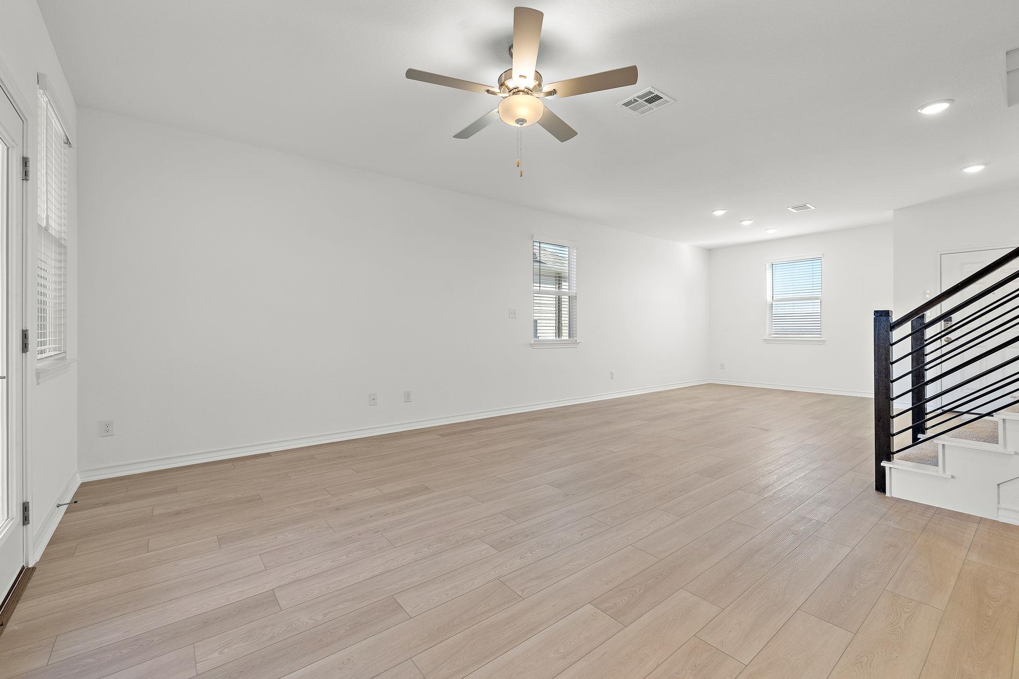 307 Flowers Ave, Hutto, TX 78634