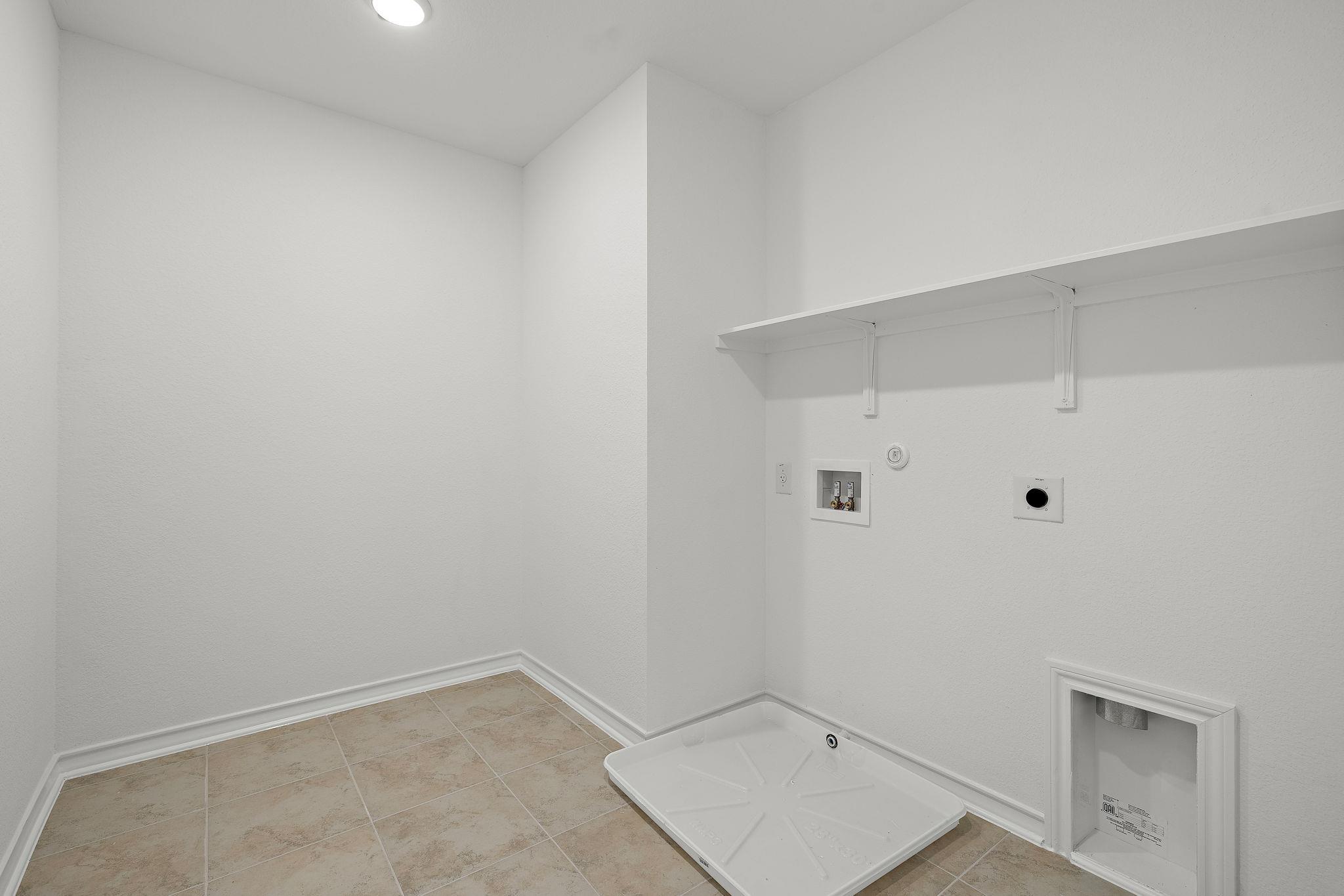 307 Flowers Ave, Hutto, TX 78634