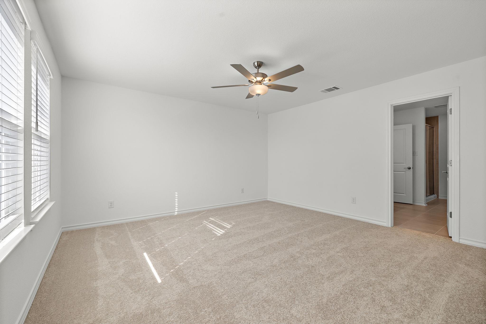 307 Flowers Ave, Hutto, TX 78634