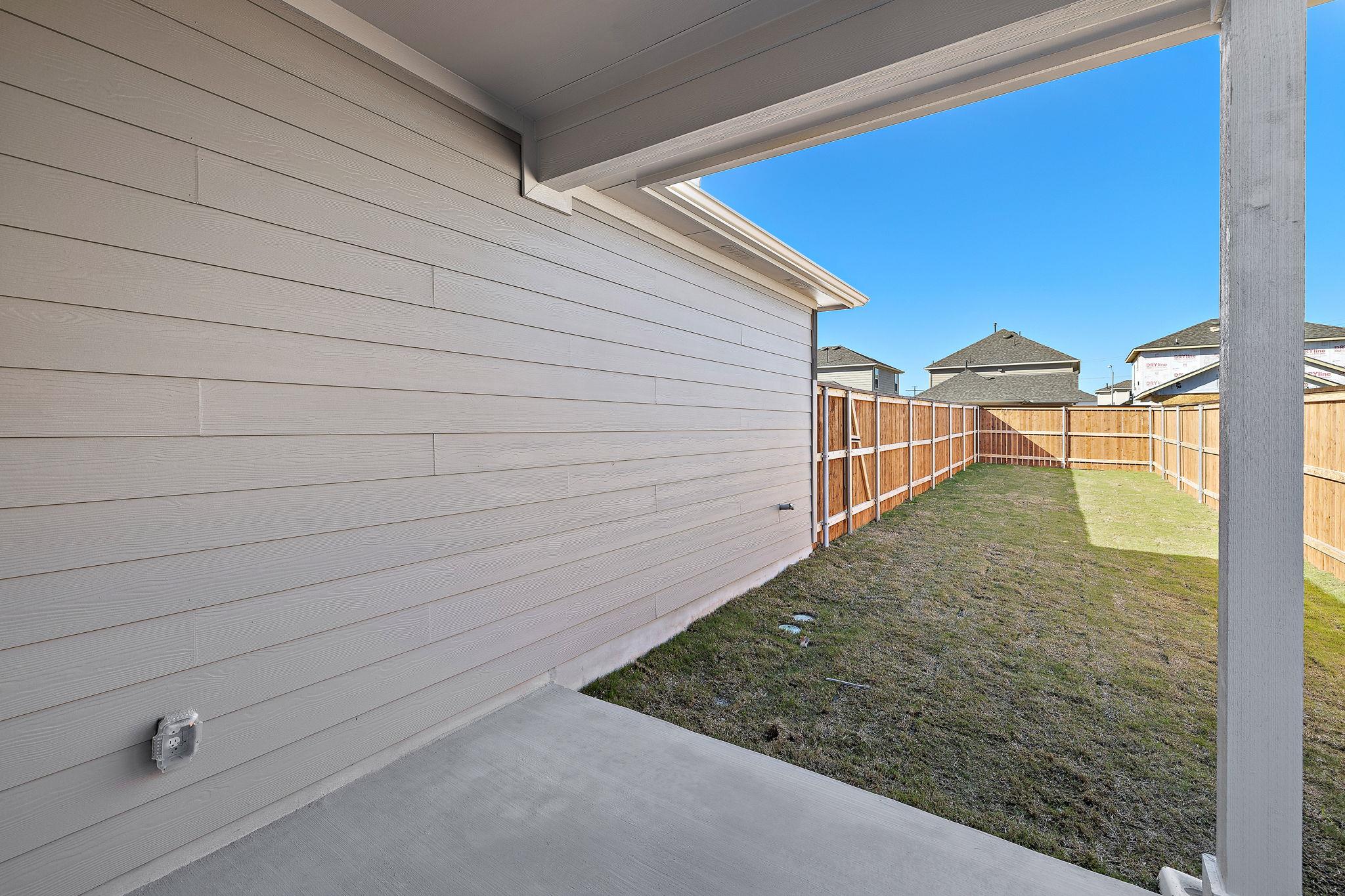 307 Flowers Ave, Hutto, TX 78634