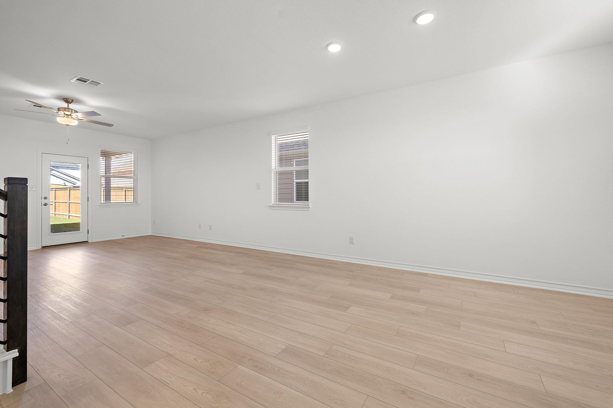 307 Flowers Ave, Hutto, TX 78634