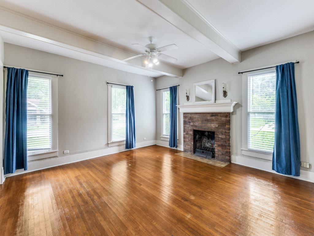 423 S Main St, Lockhart, TX 78644